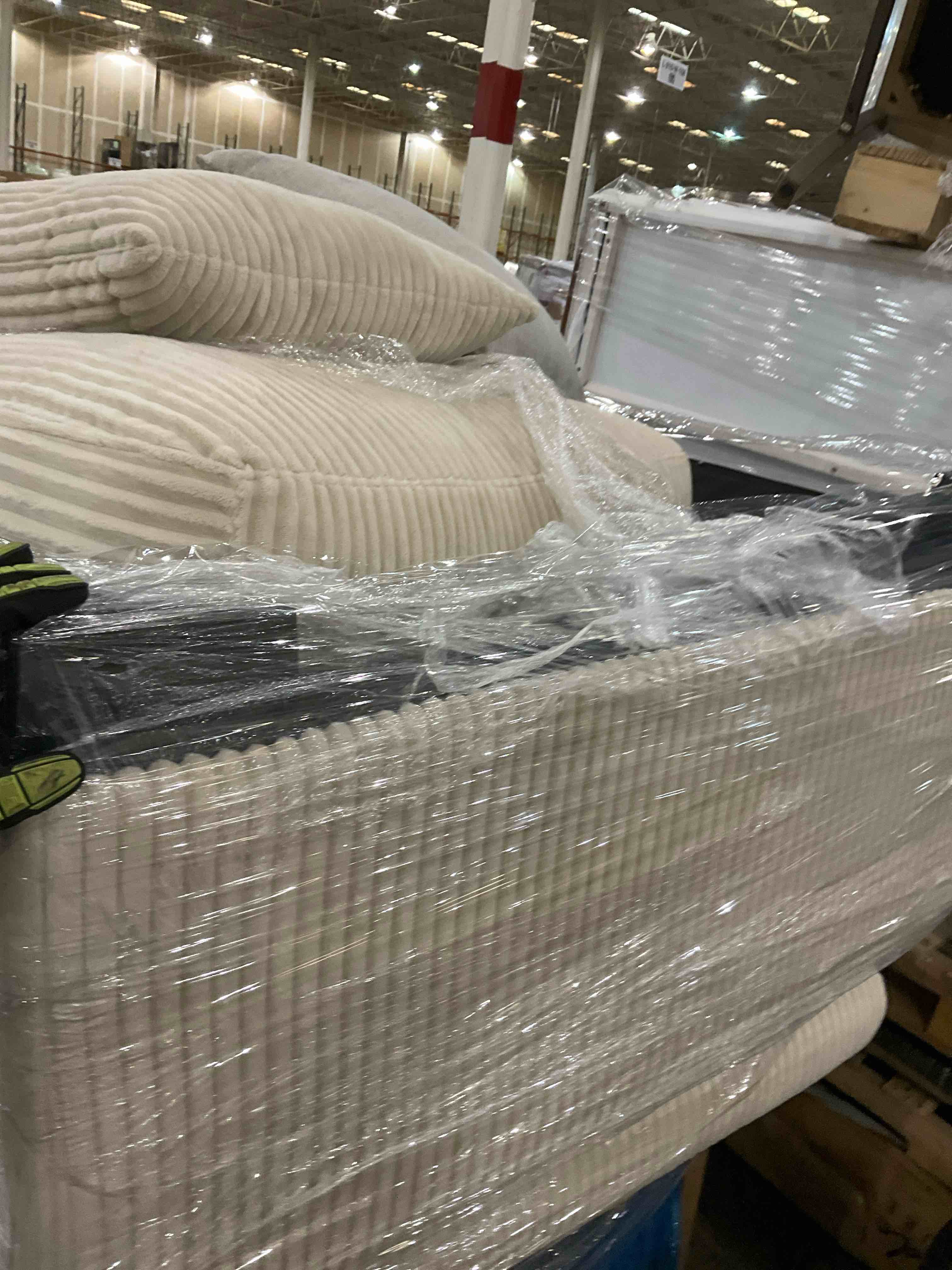 https://s3.amazonaws.com/lotting-images-prod/bidfta/GRA2052779_1739472633676.jpeg