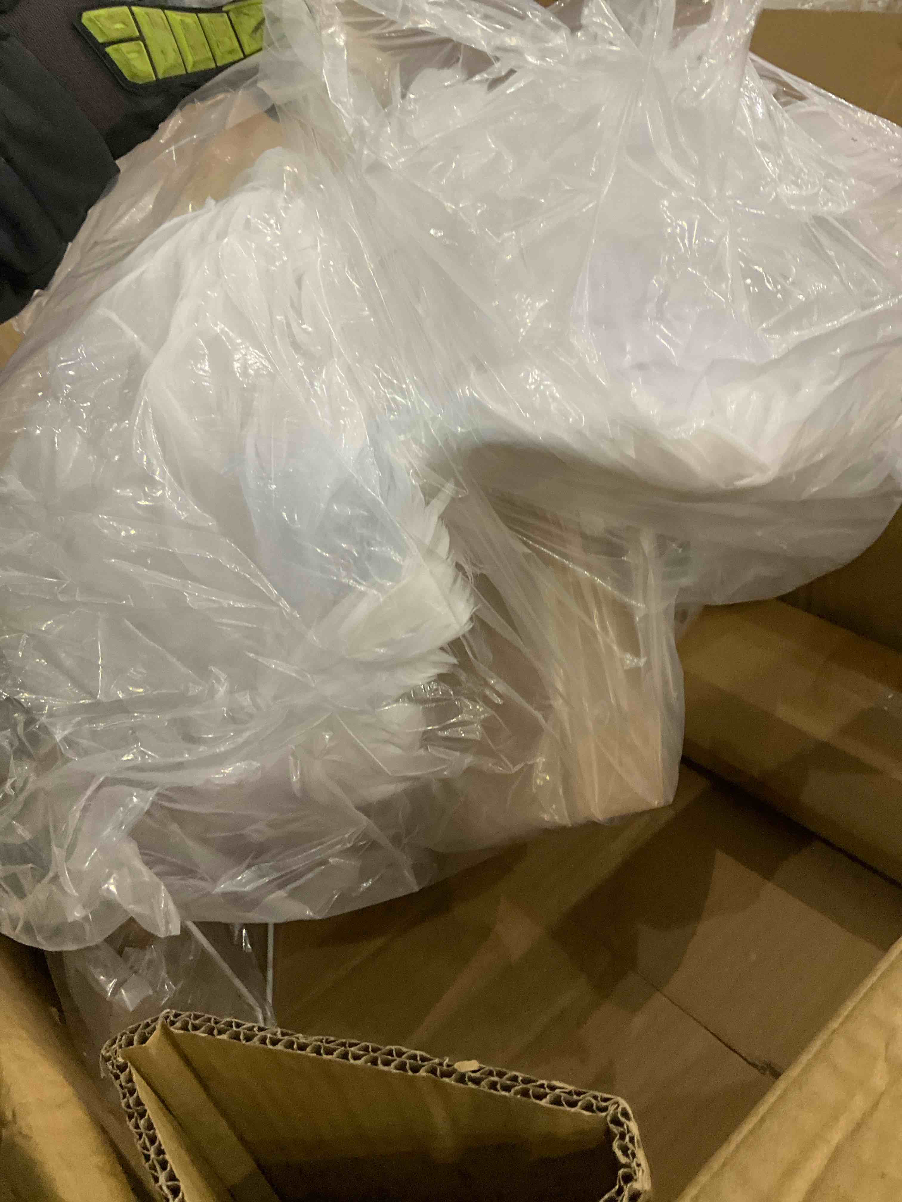 https://s3.amazonaws.com/lotting-images-prod/bidfta/GRA2052840_1739540385424.jpeg