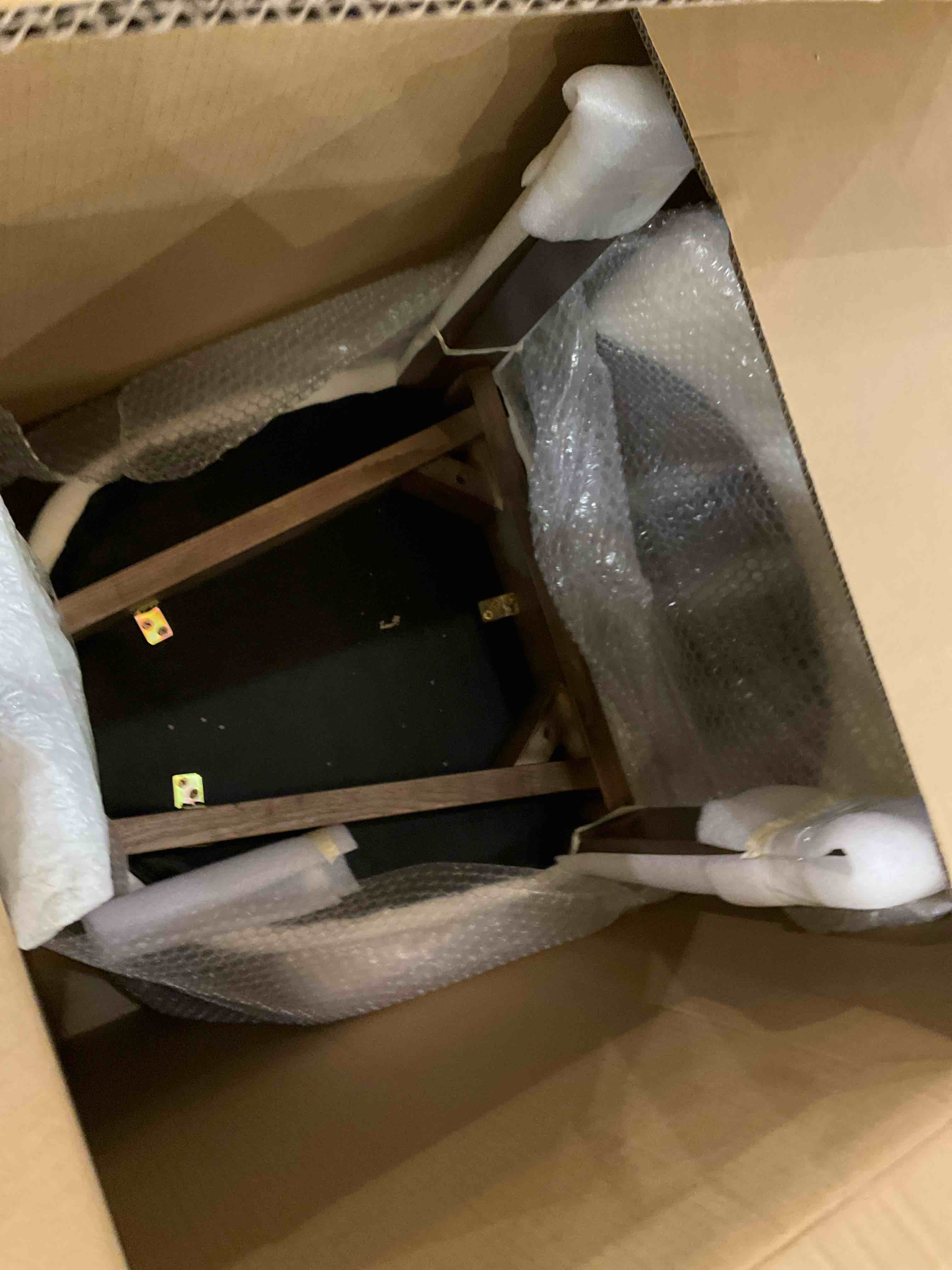 2 pairs of dining table chairs 