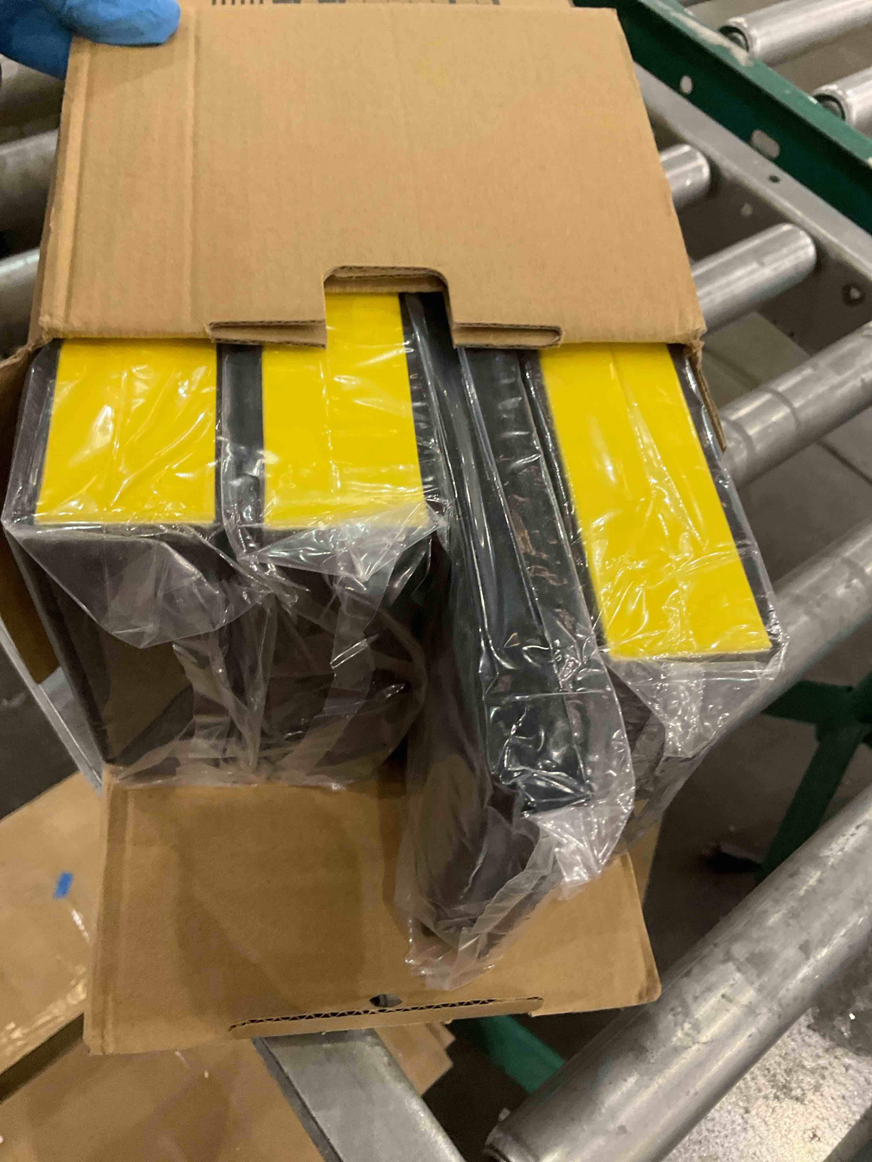 https://s3.amazonaws.com/lotting-images-prod/bidfta/GRA2053268_1738694170509.jpeg