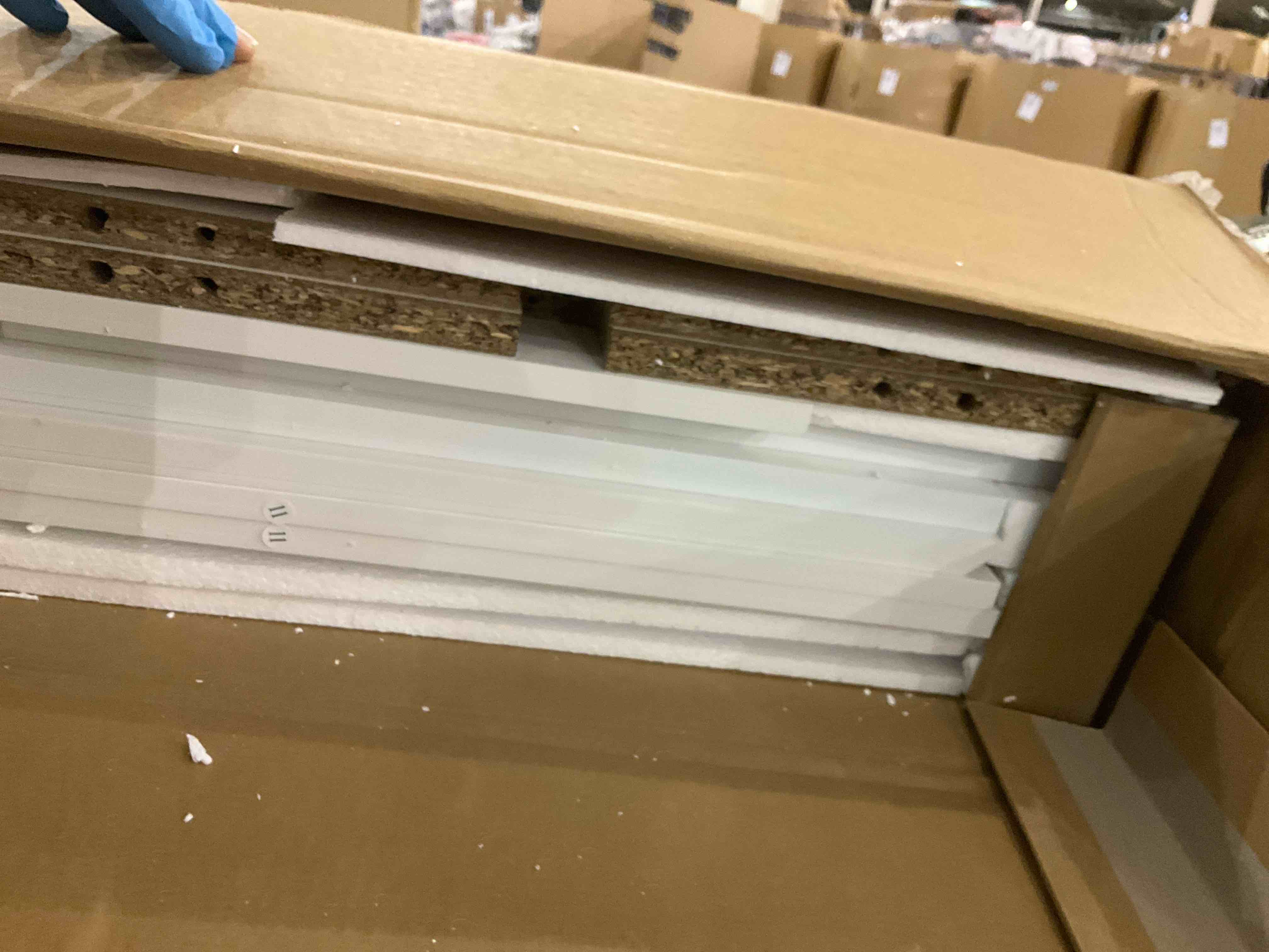 https://s3.amazonaws.com/lotting-images-prod/bidfta/GRA2055036_1739377737314.jpeg