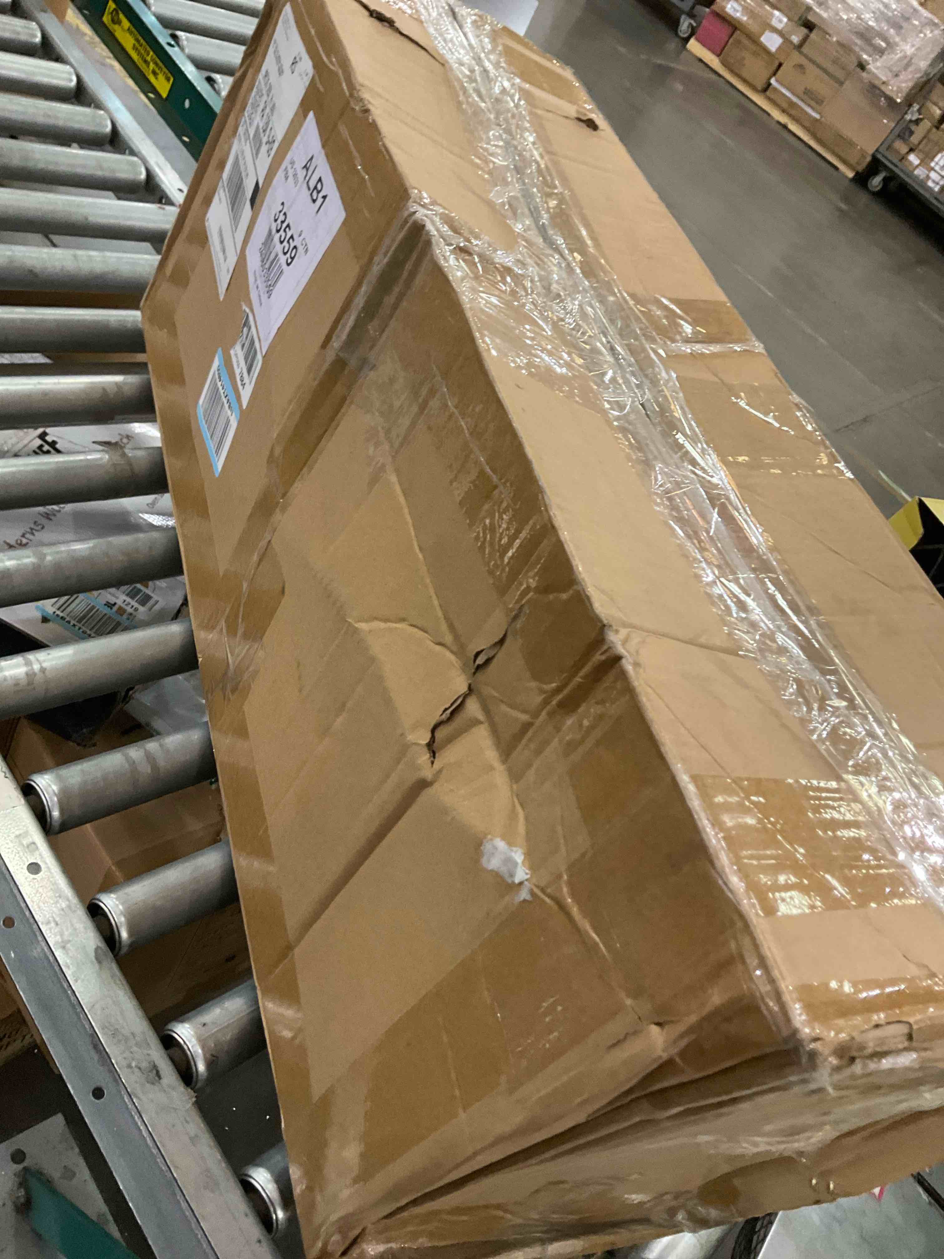 https://s3.amazonaws.com/lotting-images-prod/bidfta/GRA2055901_1739809456119.jpeg