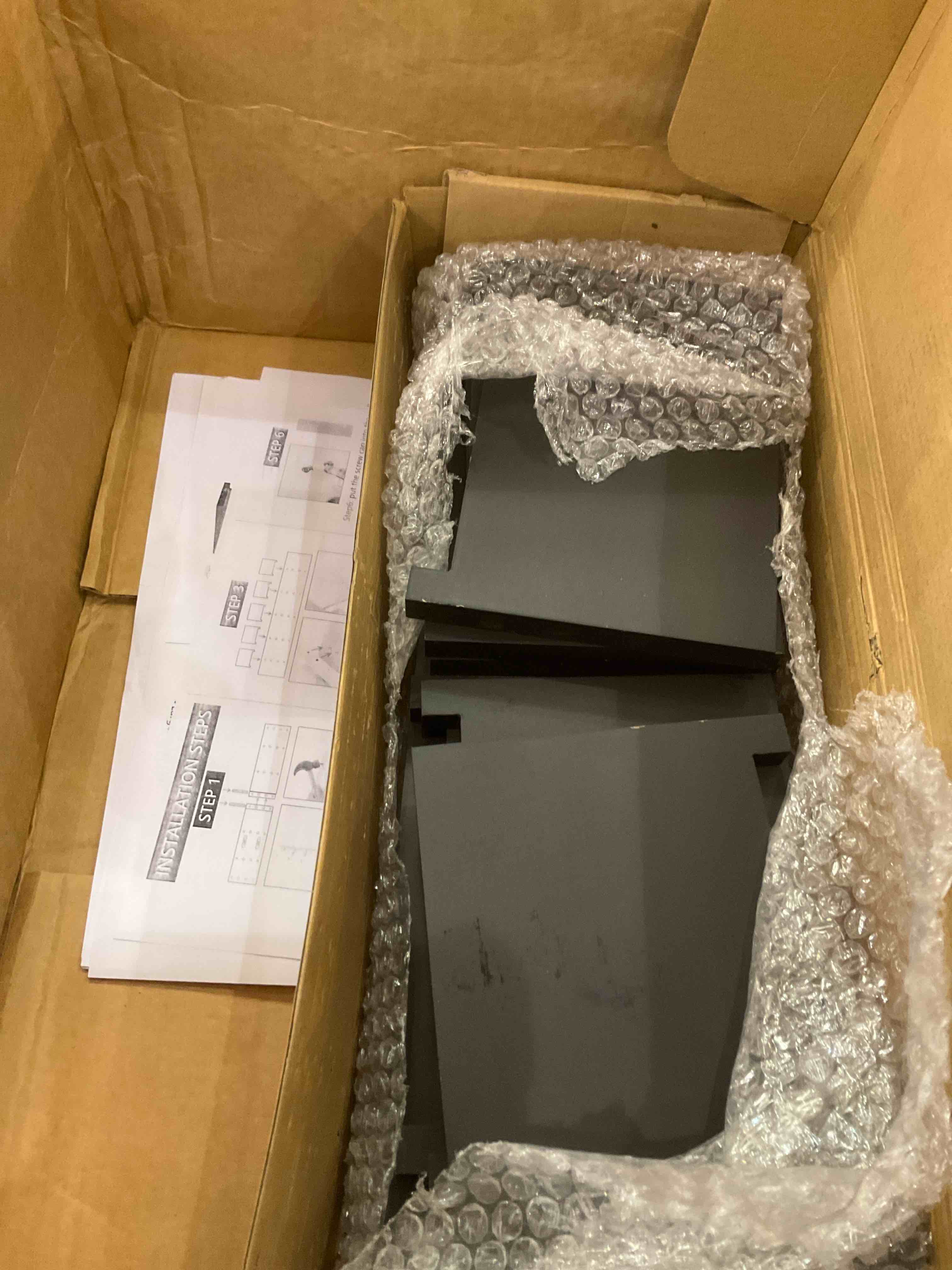 https://s3.amazonaws.com/lotting-images-prod/bidfta/GRA2055941_1739817022276.jpeg