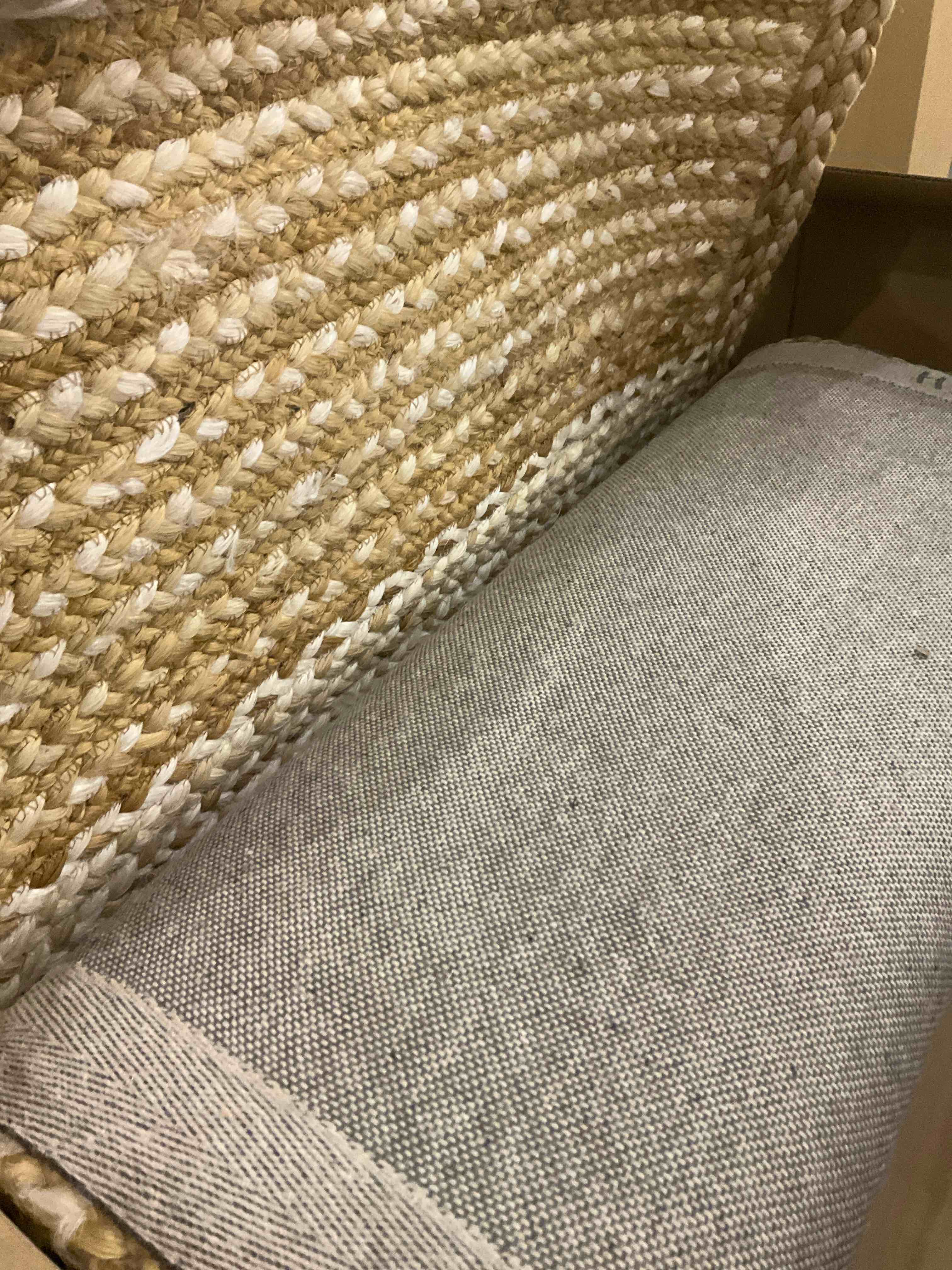 https://s3.amazonaws.com/lotting-images-prod/bidfta/GRA2081670_1738152271910.jpeg