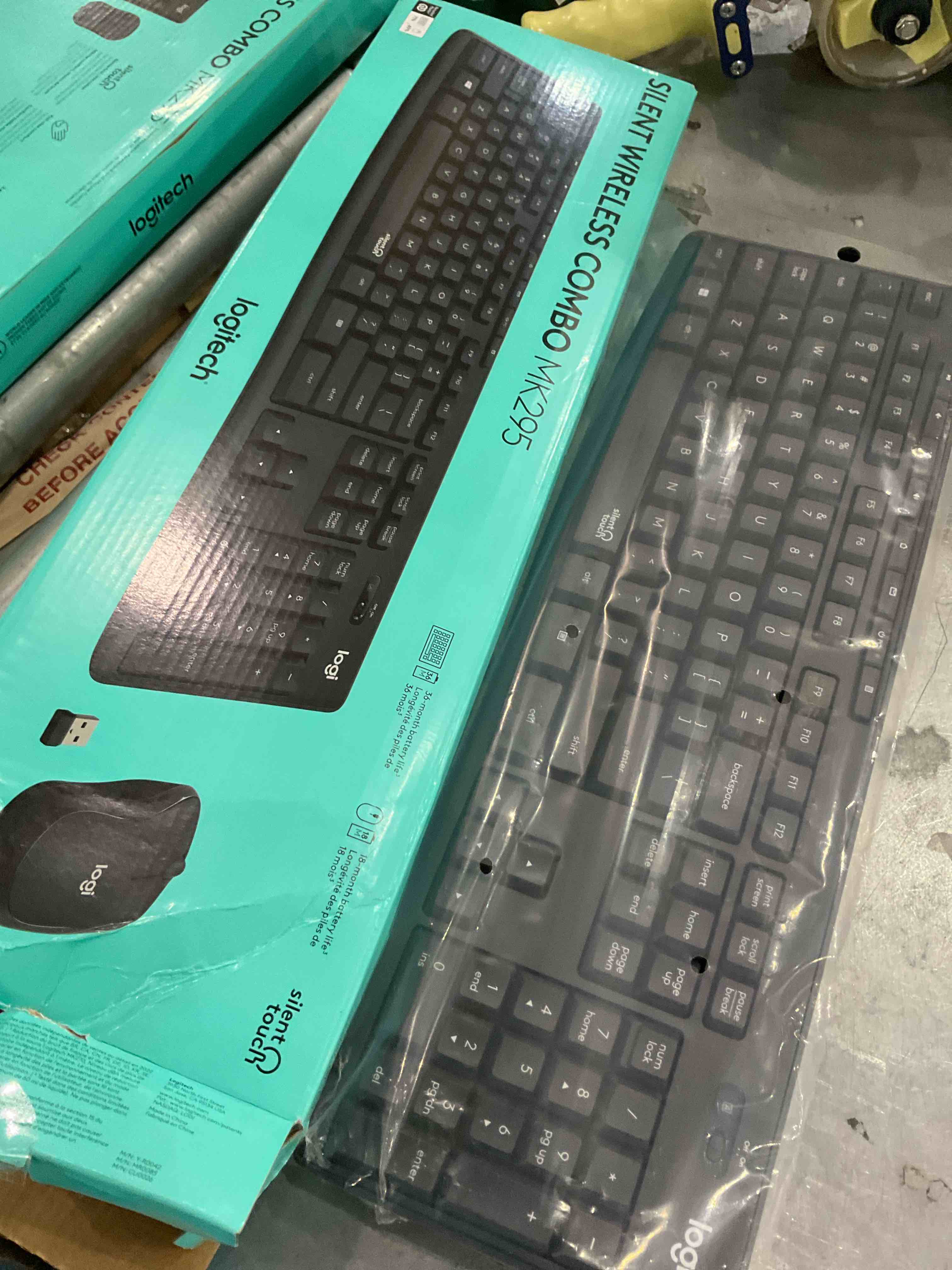 https://s3.amazonaws.com/lotting-images-prod/bidfta/GRA2082365_1738249810694.jpeg