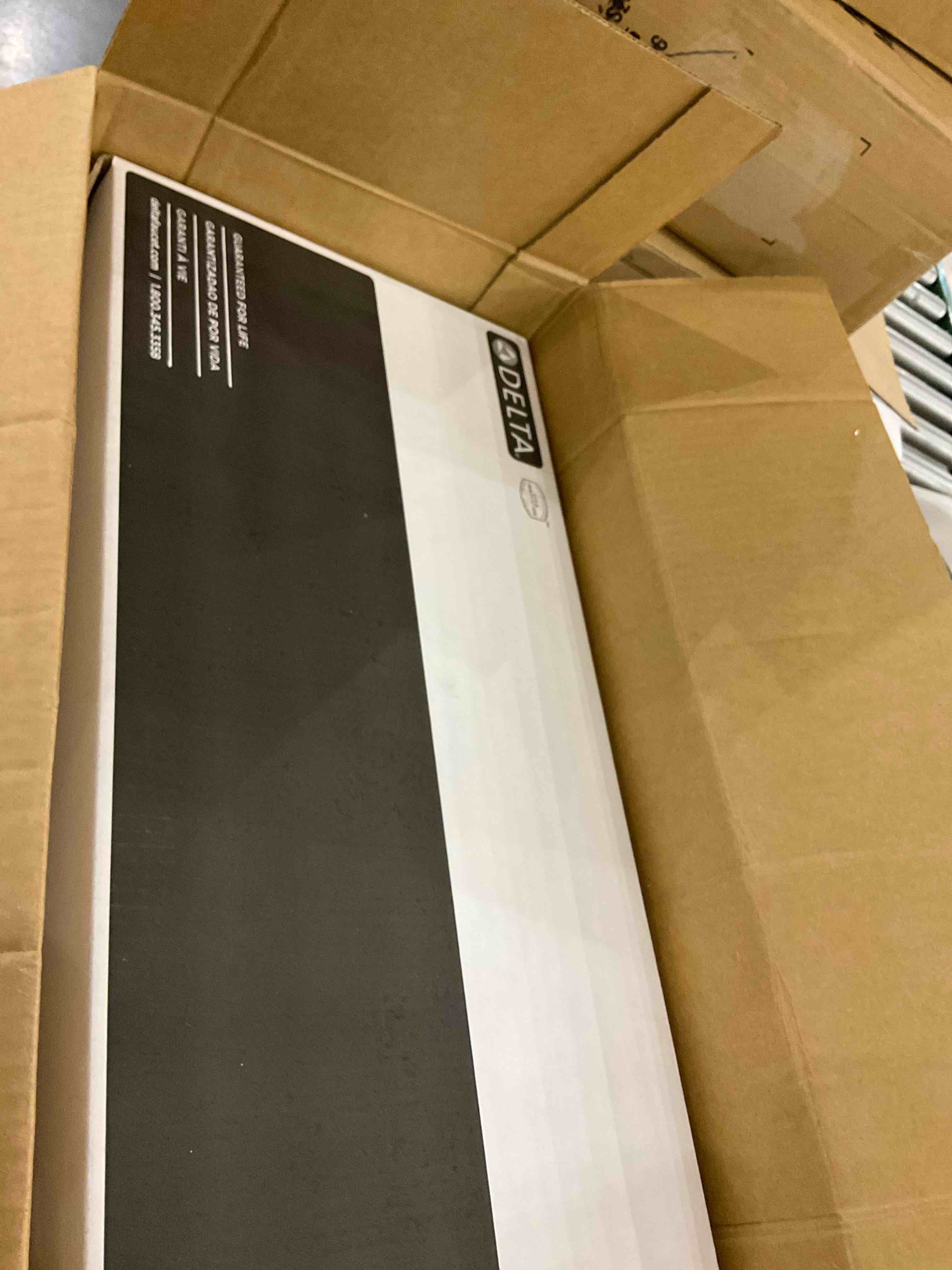 https://s3.amazonaws.com/lotting-images-prod/bidfta/GRA2082376_1738329849281.jpeg