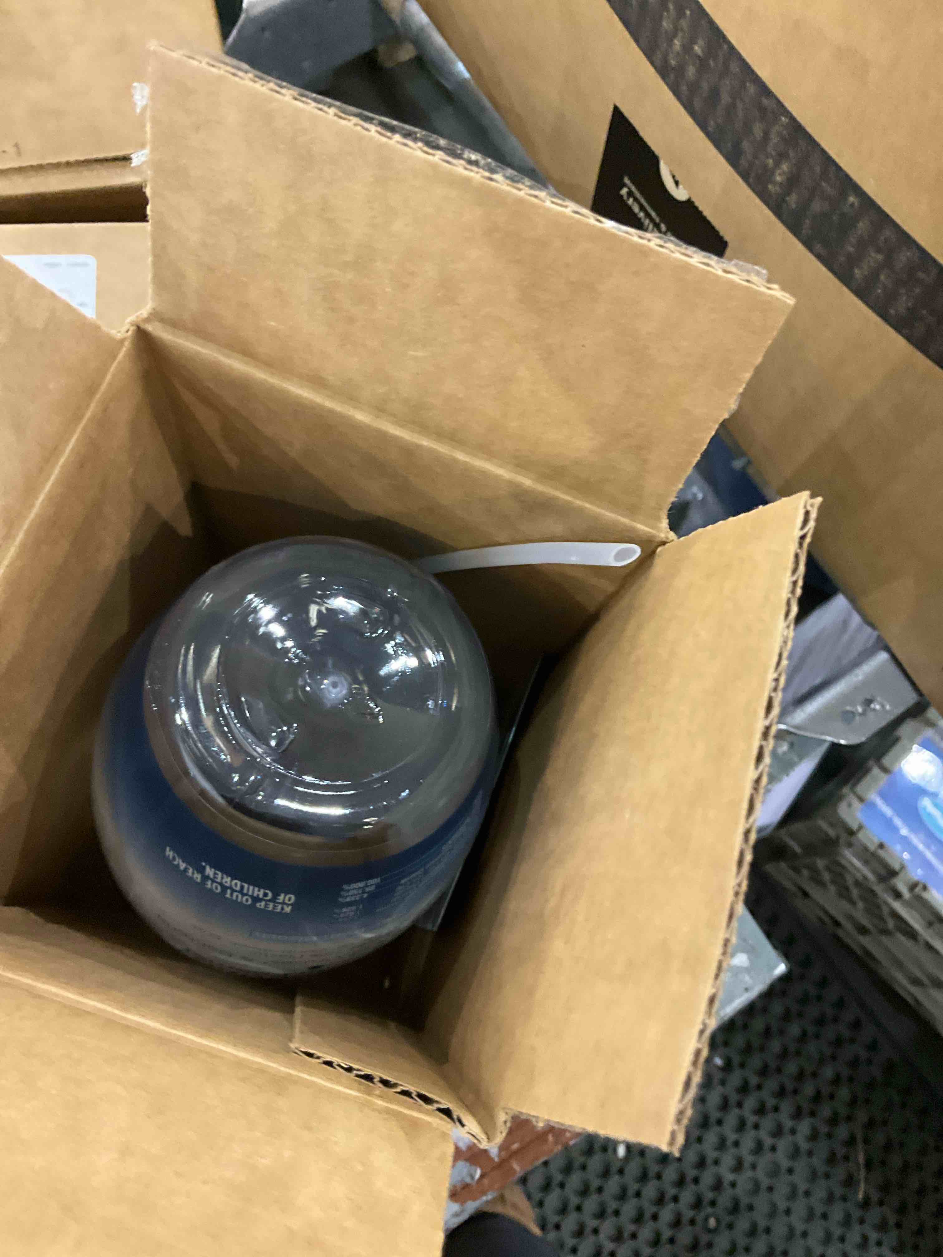 https://s3.amazonaws.com/lotting-images-prod/bidfta/GRA2083589_1737730597310.jpeg