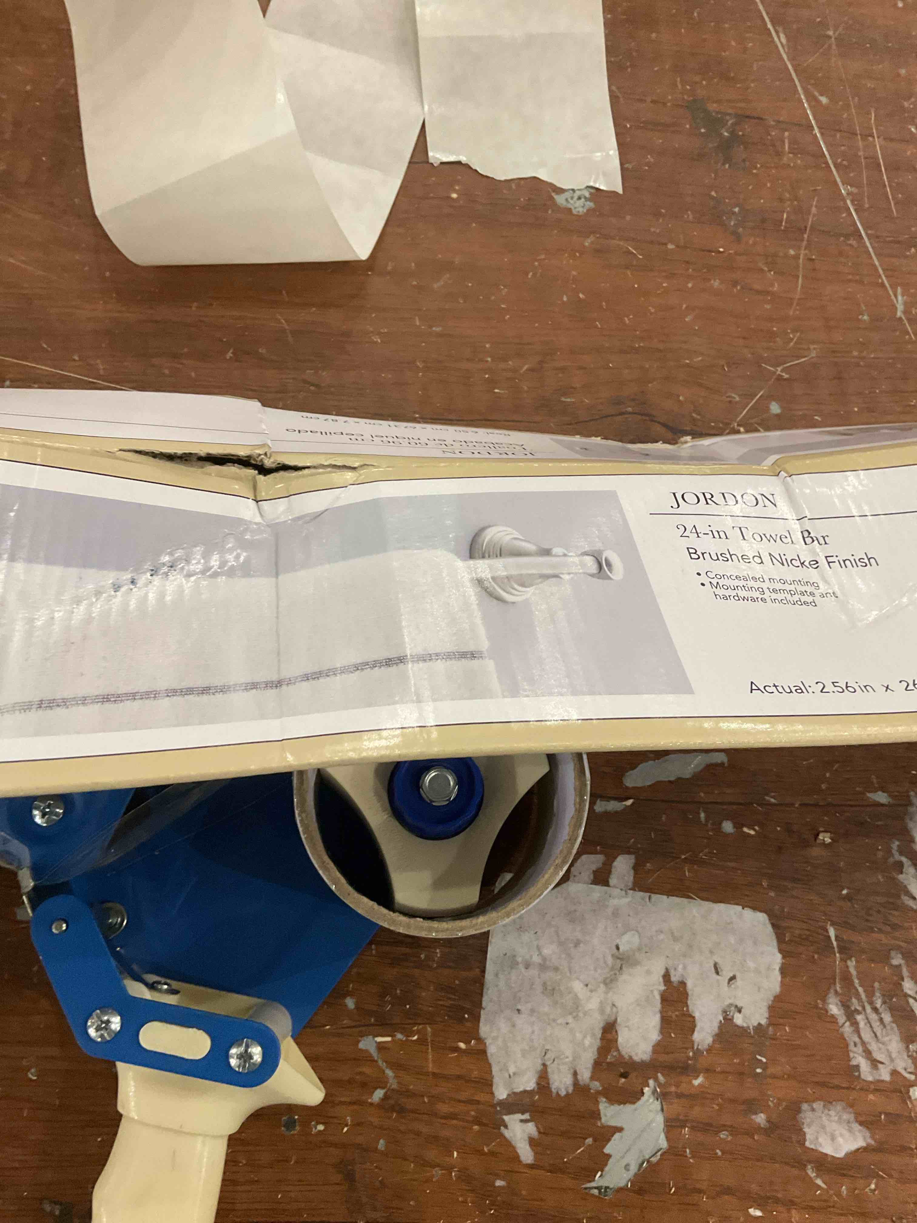 Amazon Basics Straight Modern Towel Bathroom Bar, 24 Inch, Satin Nickel