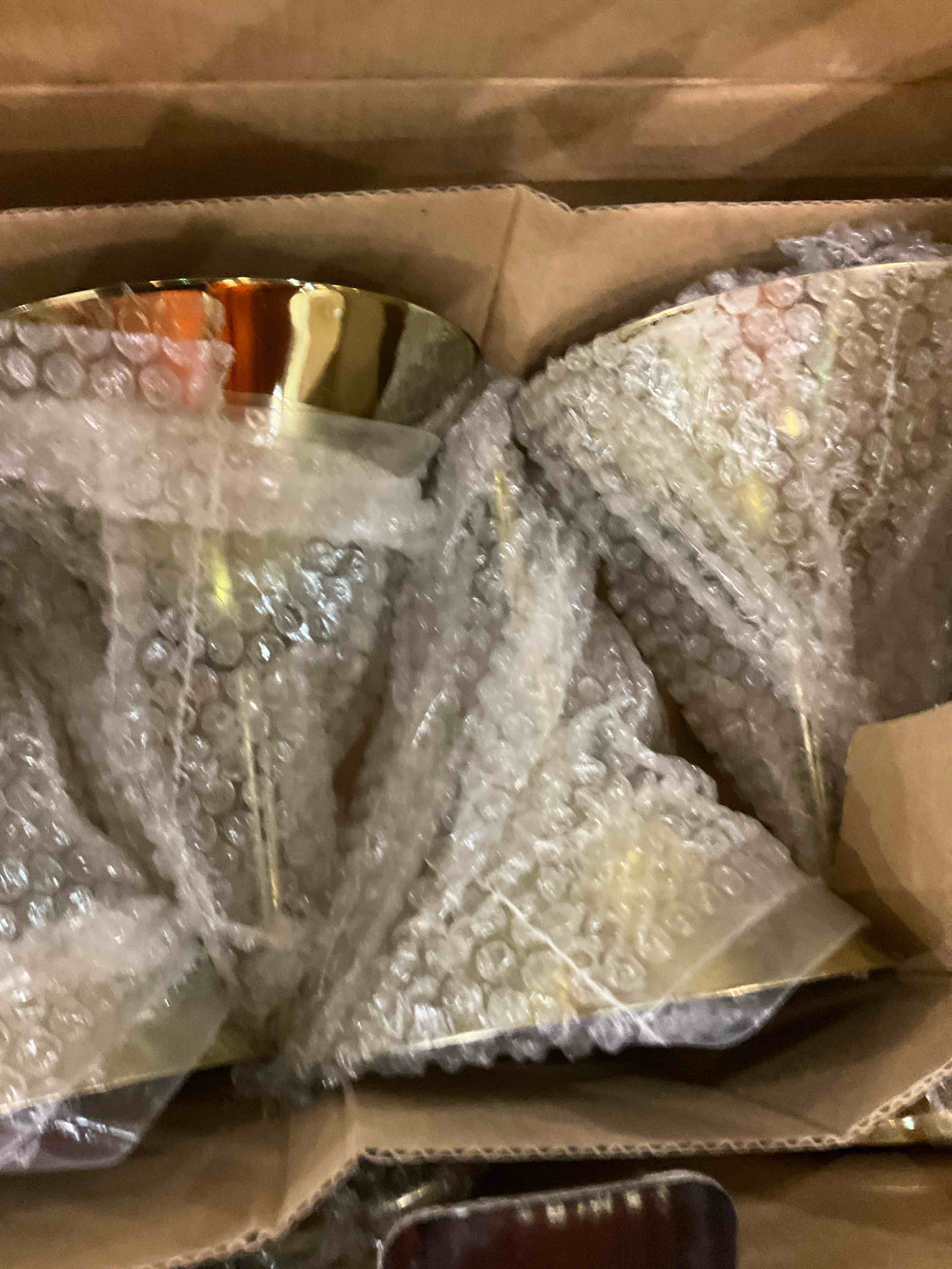 https://s3.amazonaws.com/lotting-images-prod/bidfta/GRA2084293_1738180410250.jpeg