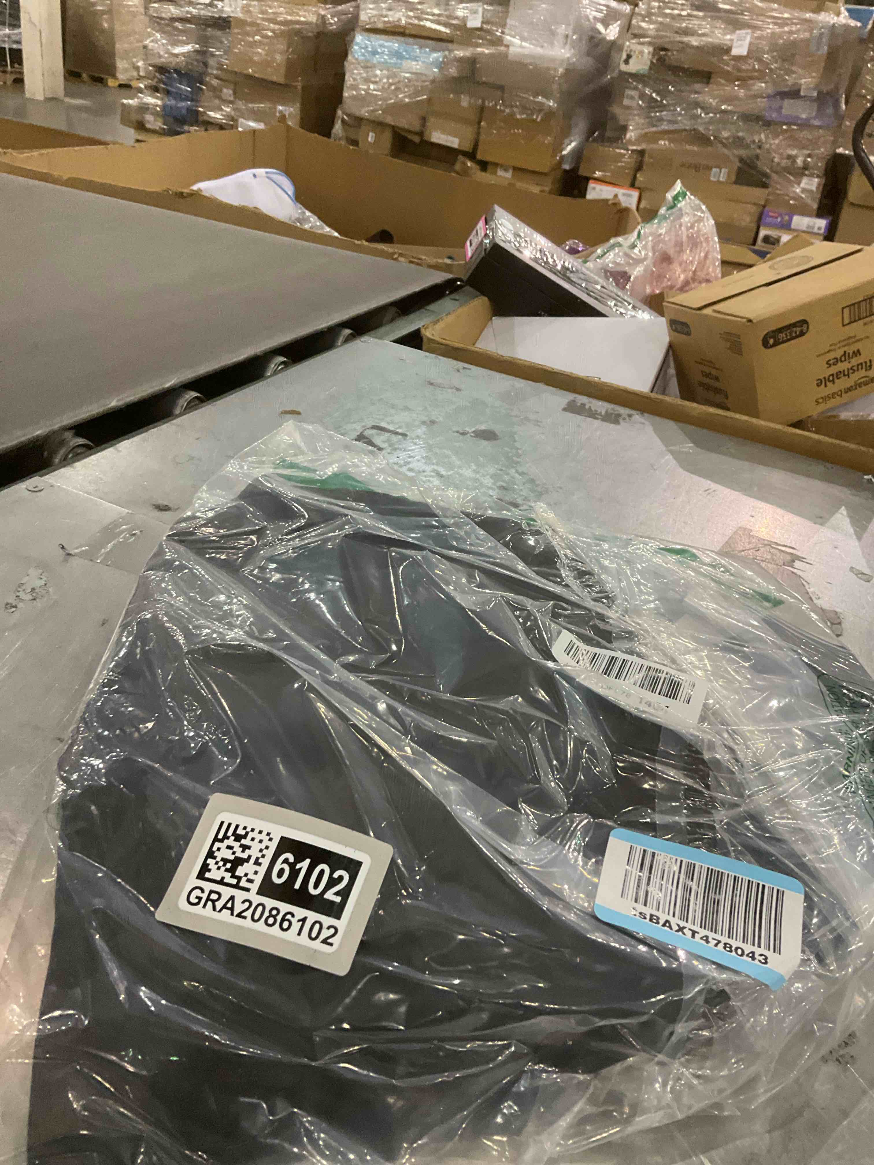 https://s3.amazonaws.com/lotting-images-prod/bidfta/GRA2086102_1738248389283.jpeg