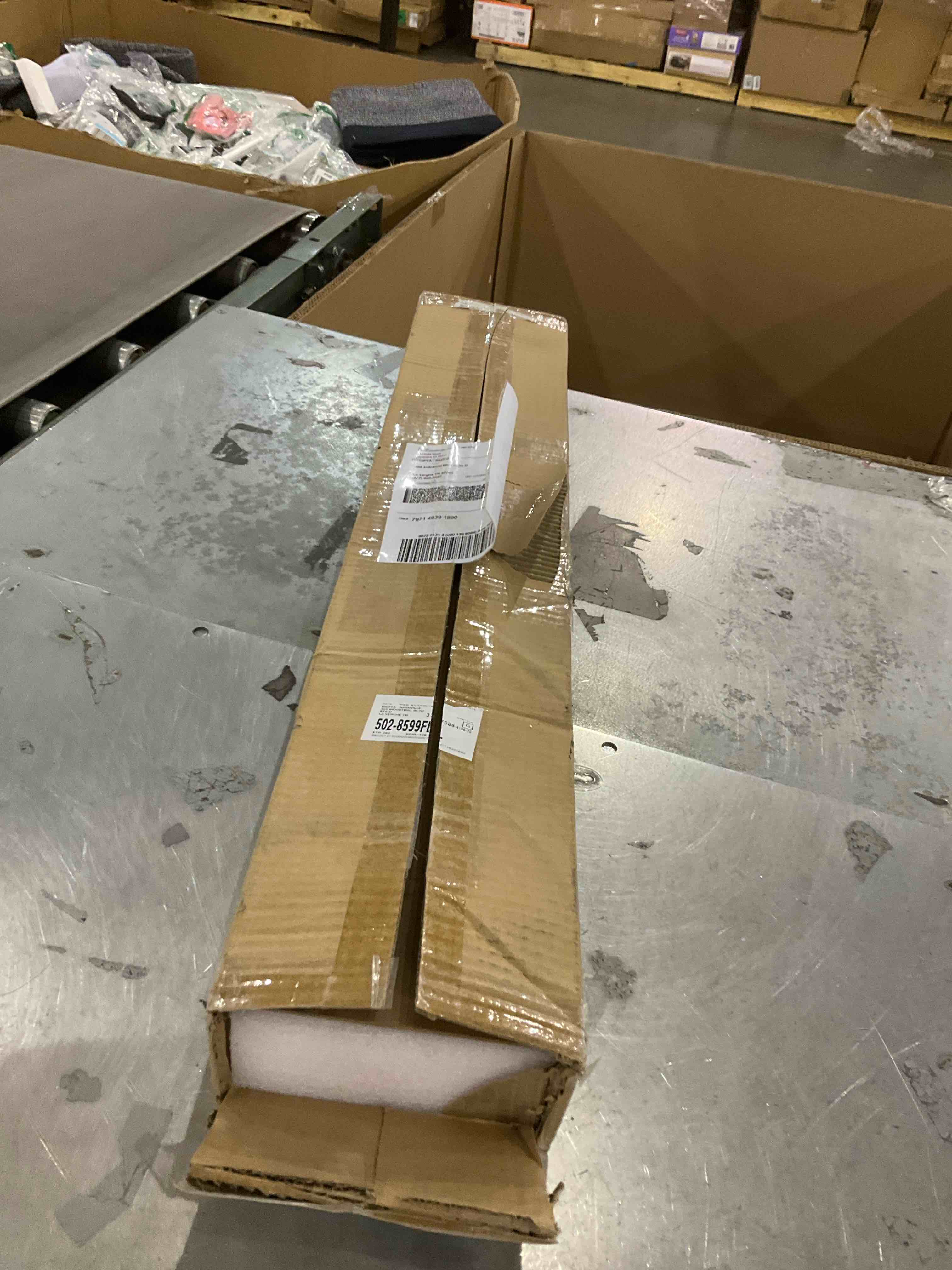 https://s3.amazonaws.com/lotting-images-prod/bidfta/GRA2086343_1738331663872.jpeg