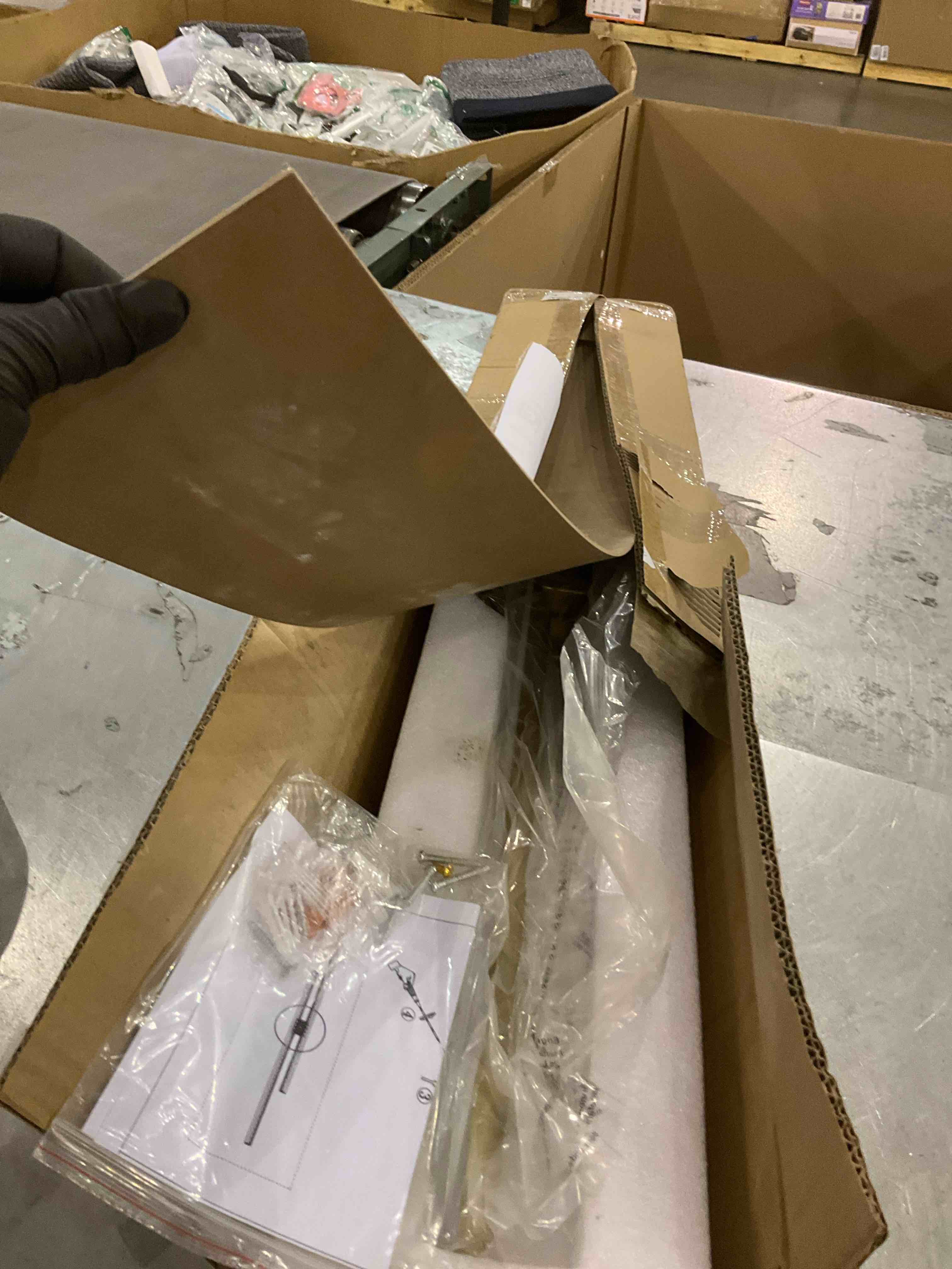 https://s3.amazonaws.com/lotting-images-prod/bidfta/GRA2086343_1738331679974.jpeg