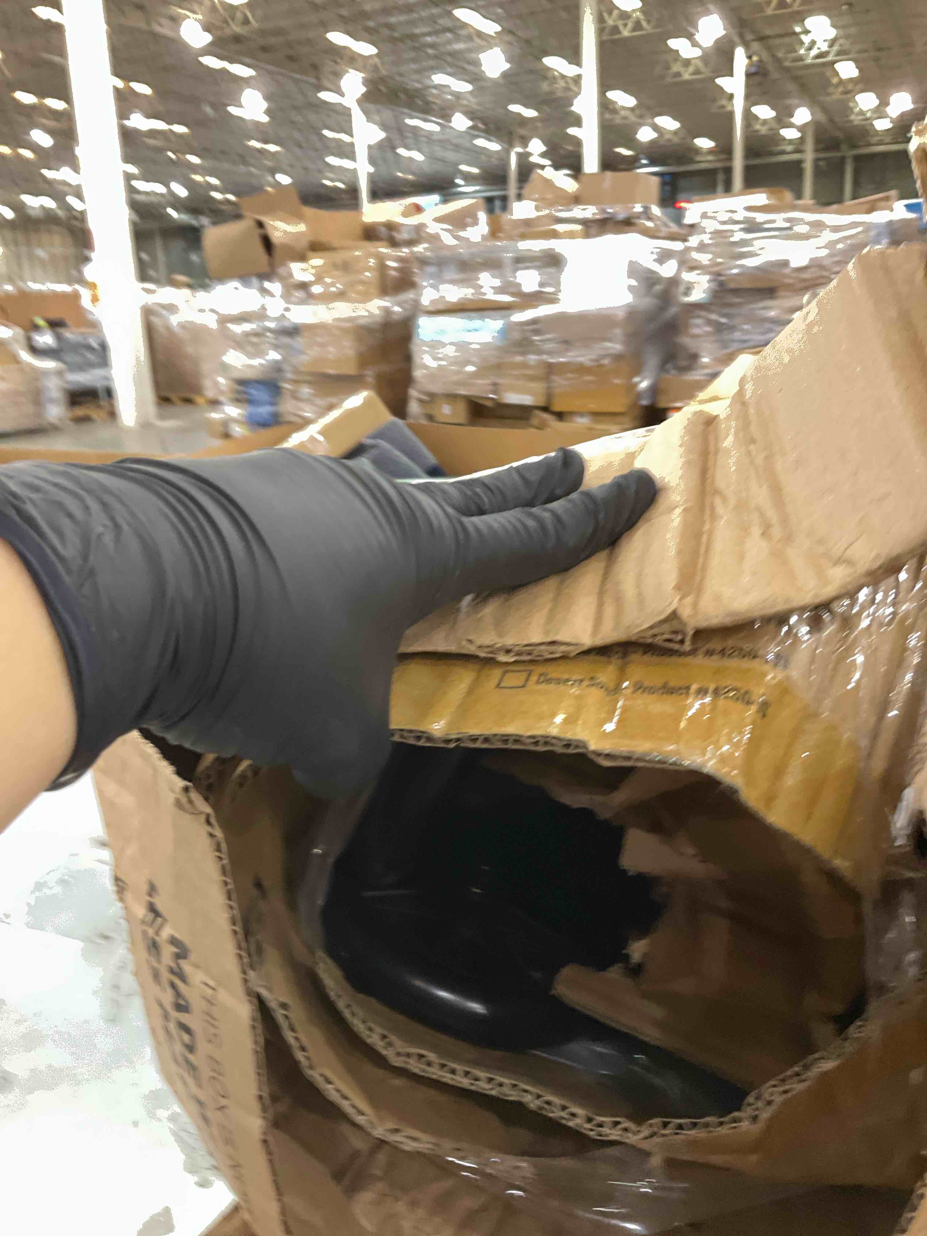 https://s3.amazonaws.com/lotting-images-prod/bidfta/GRA2086583_1738608320403.jpeg