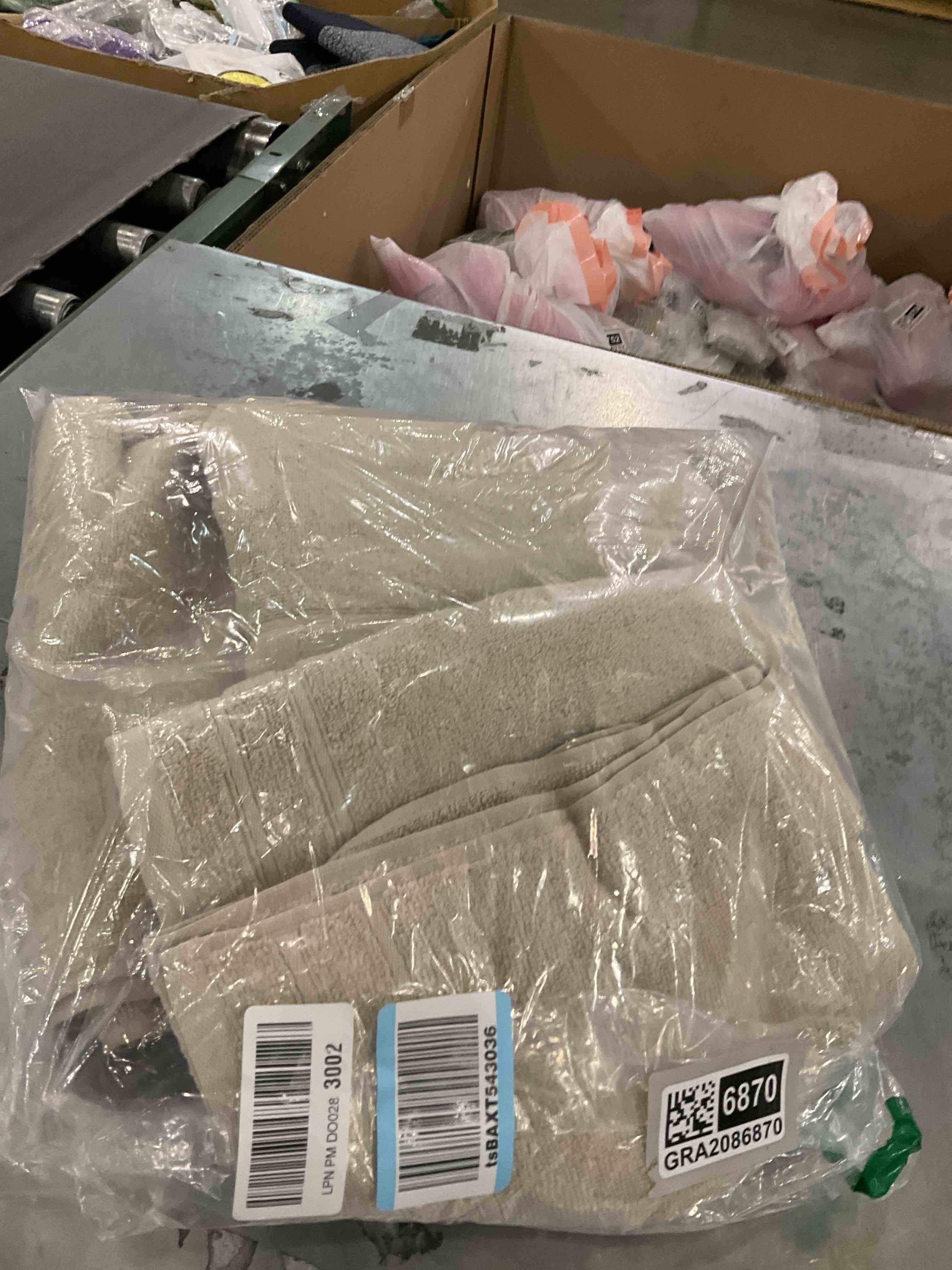 https://s3.amazonaws.com/lotting-images-prod/bidfta/GRA2086870_1738684479981.jpeg
