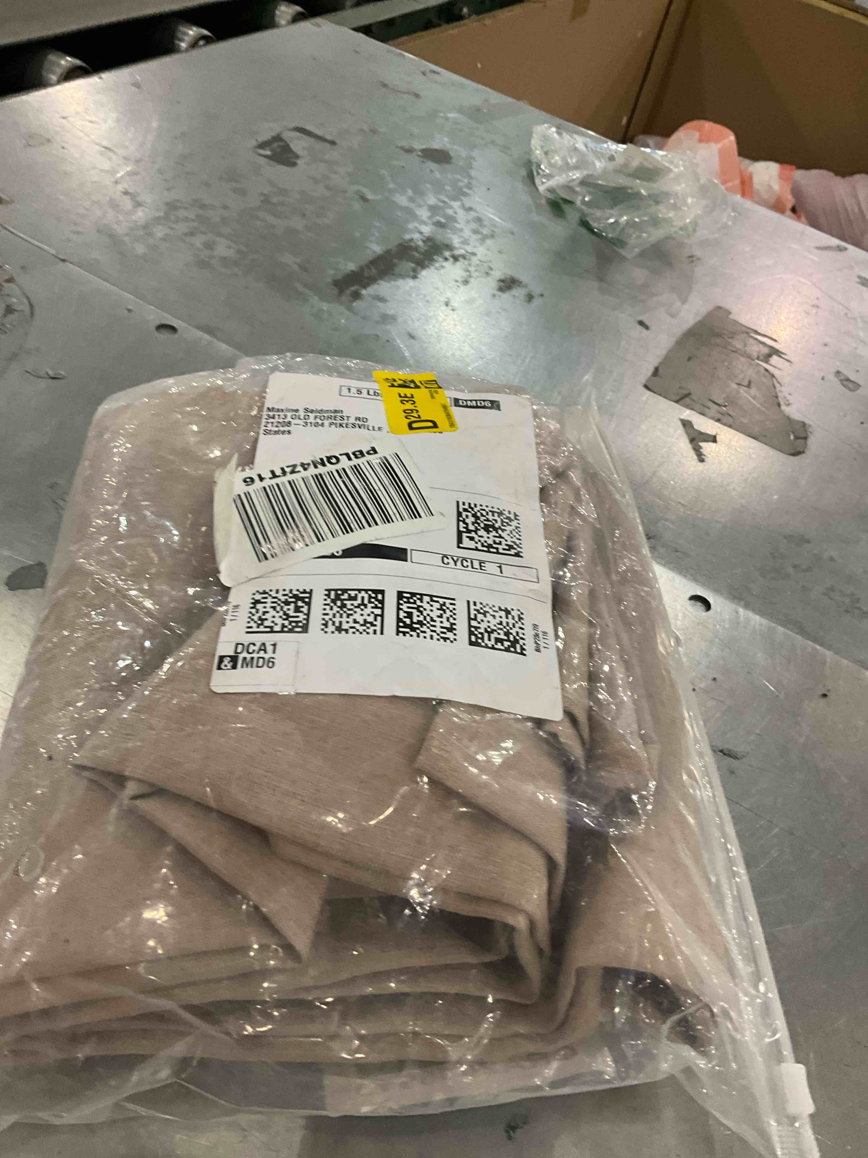 https://s3.amazonaws.com/lotting-images-prod/bidfta/GRA2086915_1738691305367.jpeg