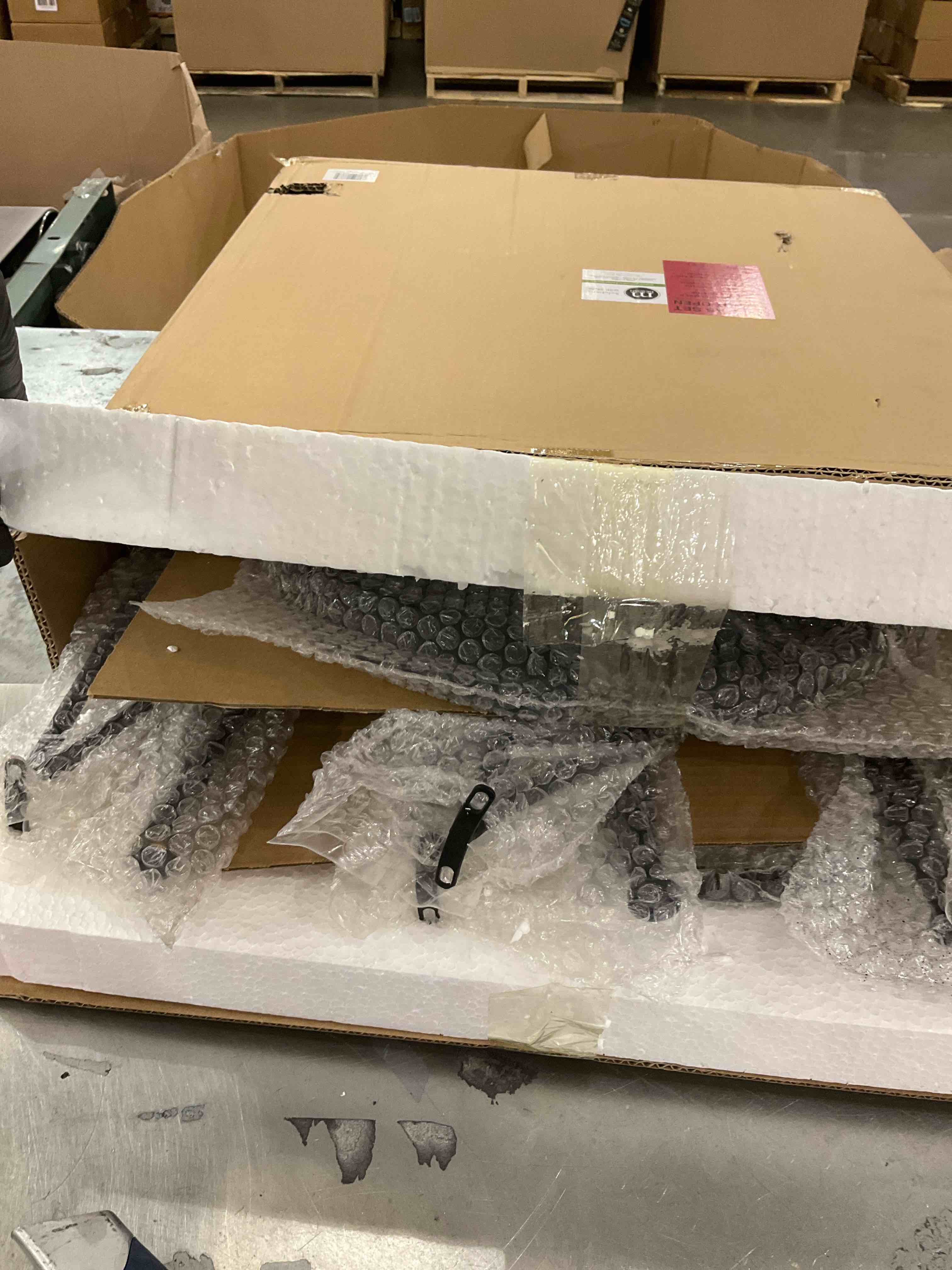 https://s3.amazonaws.com/lotting-images-prod/bidfta/GRA2088014_1739202632952.jpeg