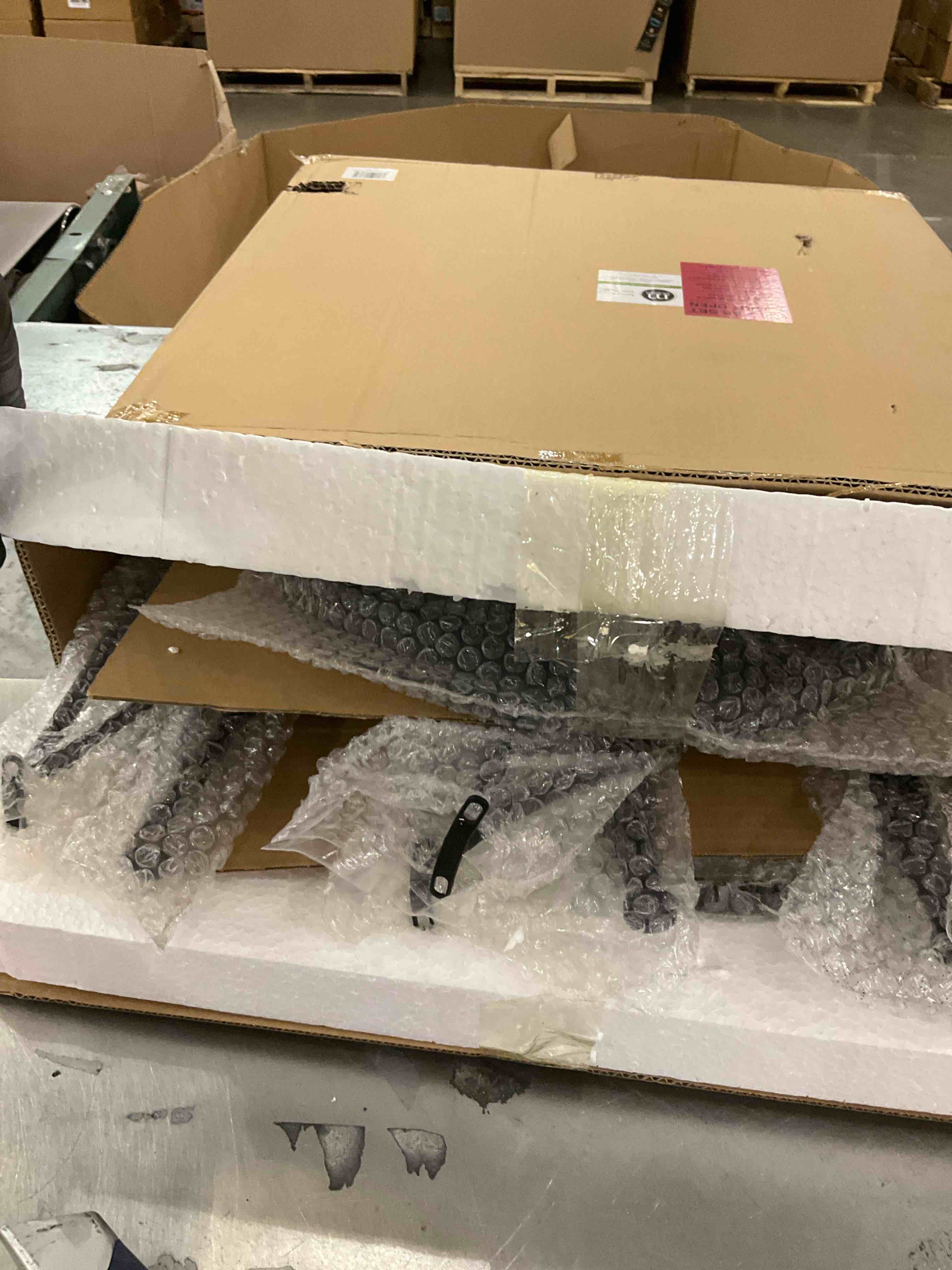 https://s3.amazonaws.com/lotting-images-prod/bidfta/GRA2088014_1739202633841.jpeg