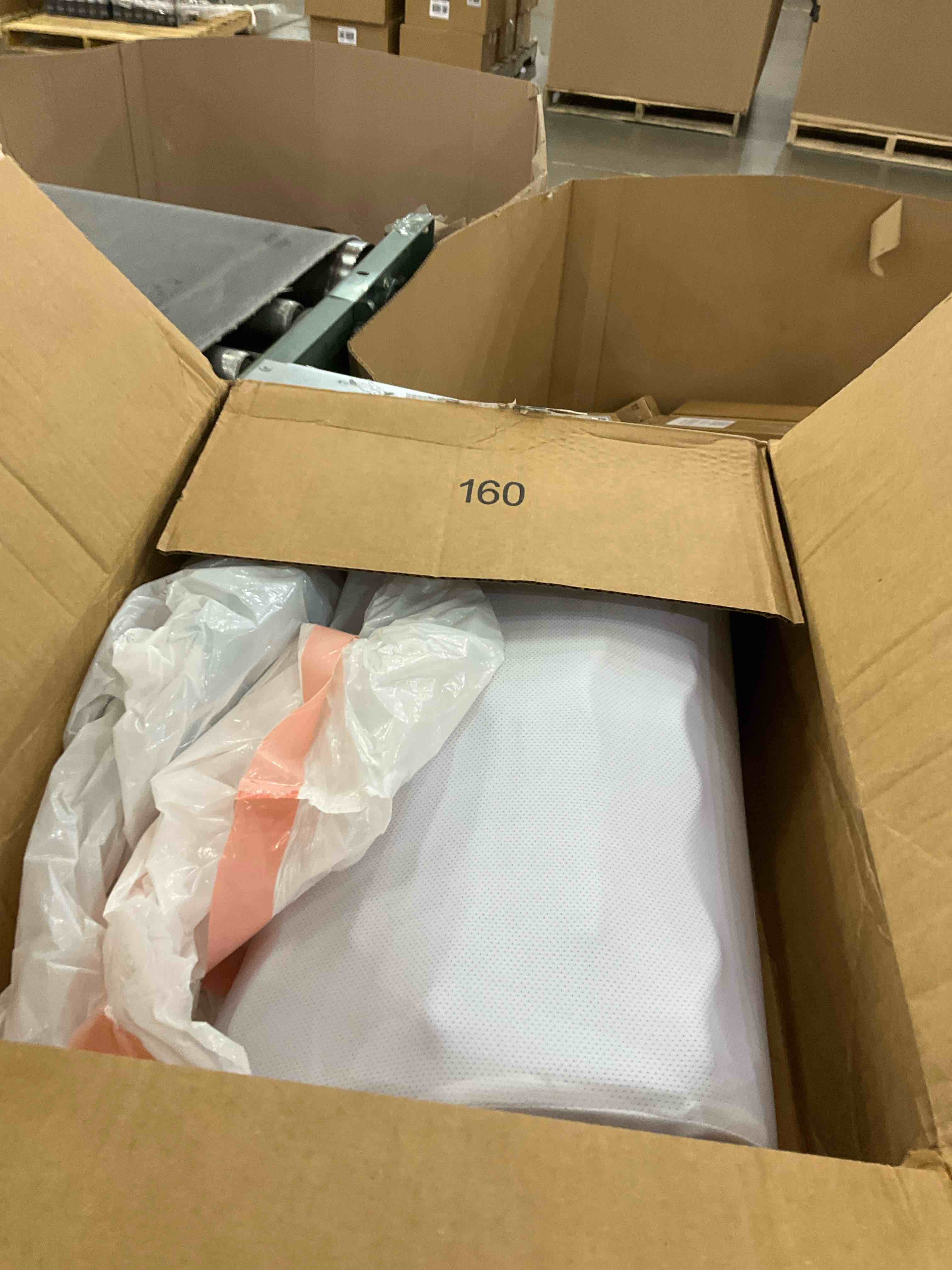 https://s3.amazonaws.com/lotting-images-prod/bidfta/GRA2088095_1739212616904.jpeg
