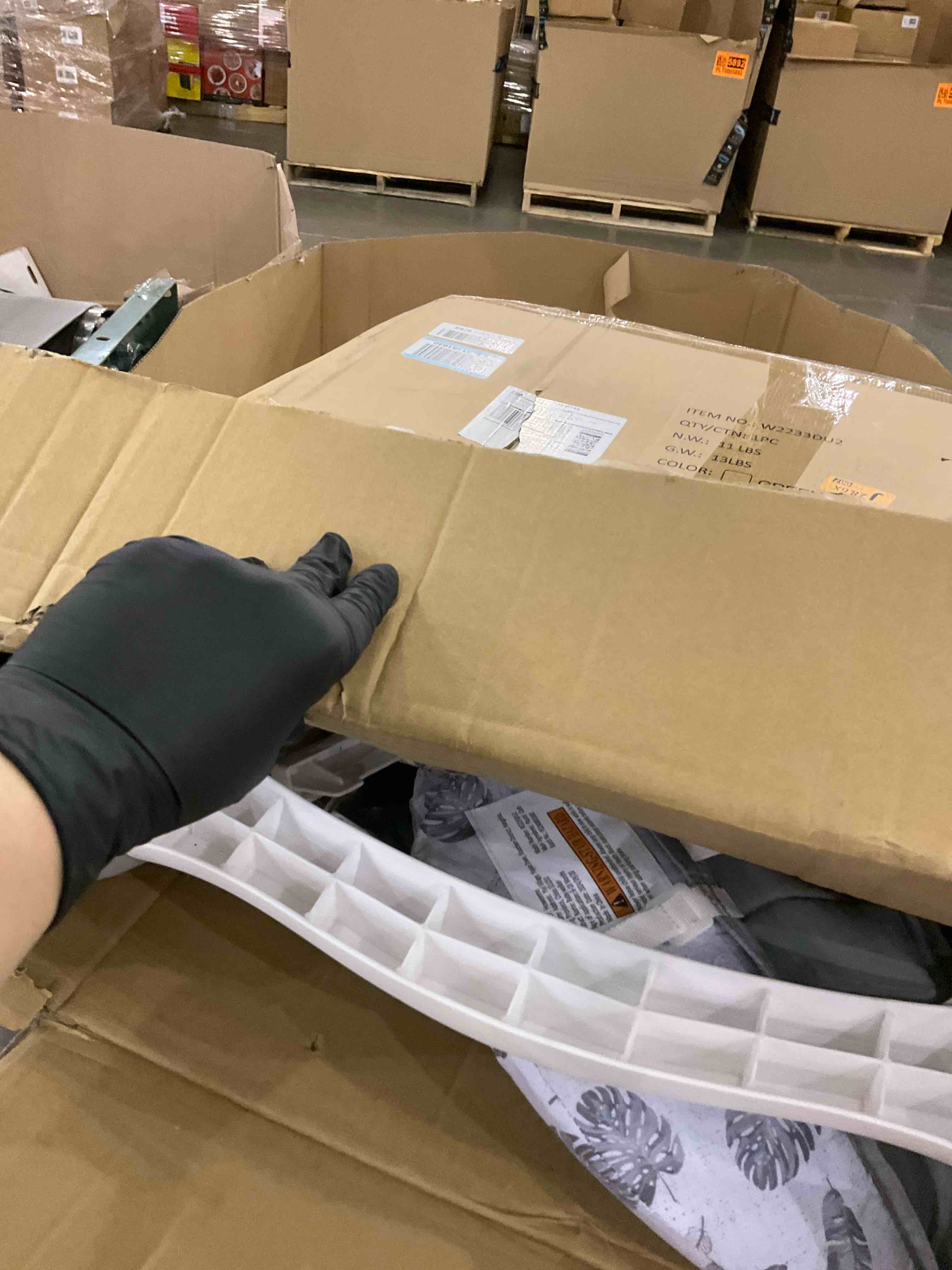 https://s3.amazonaws.com/lotting-images-prod/bidfta/GRA2088249_1739296073984.jpeg