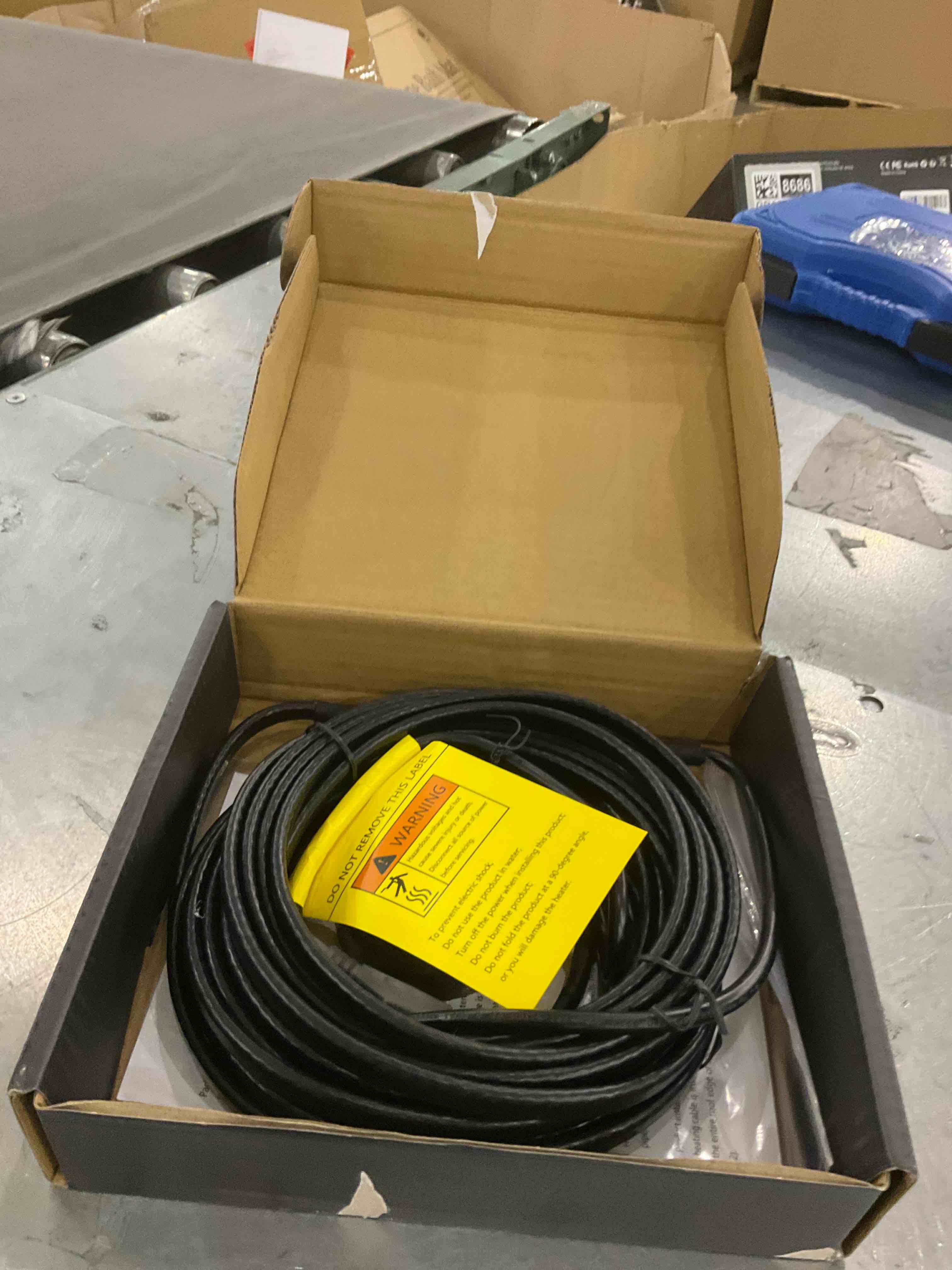 https://s3.amazonaws.com/lotting-images-prod/bidfta/GRA2088700_1739460832246.jpeg