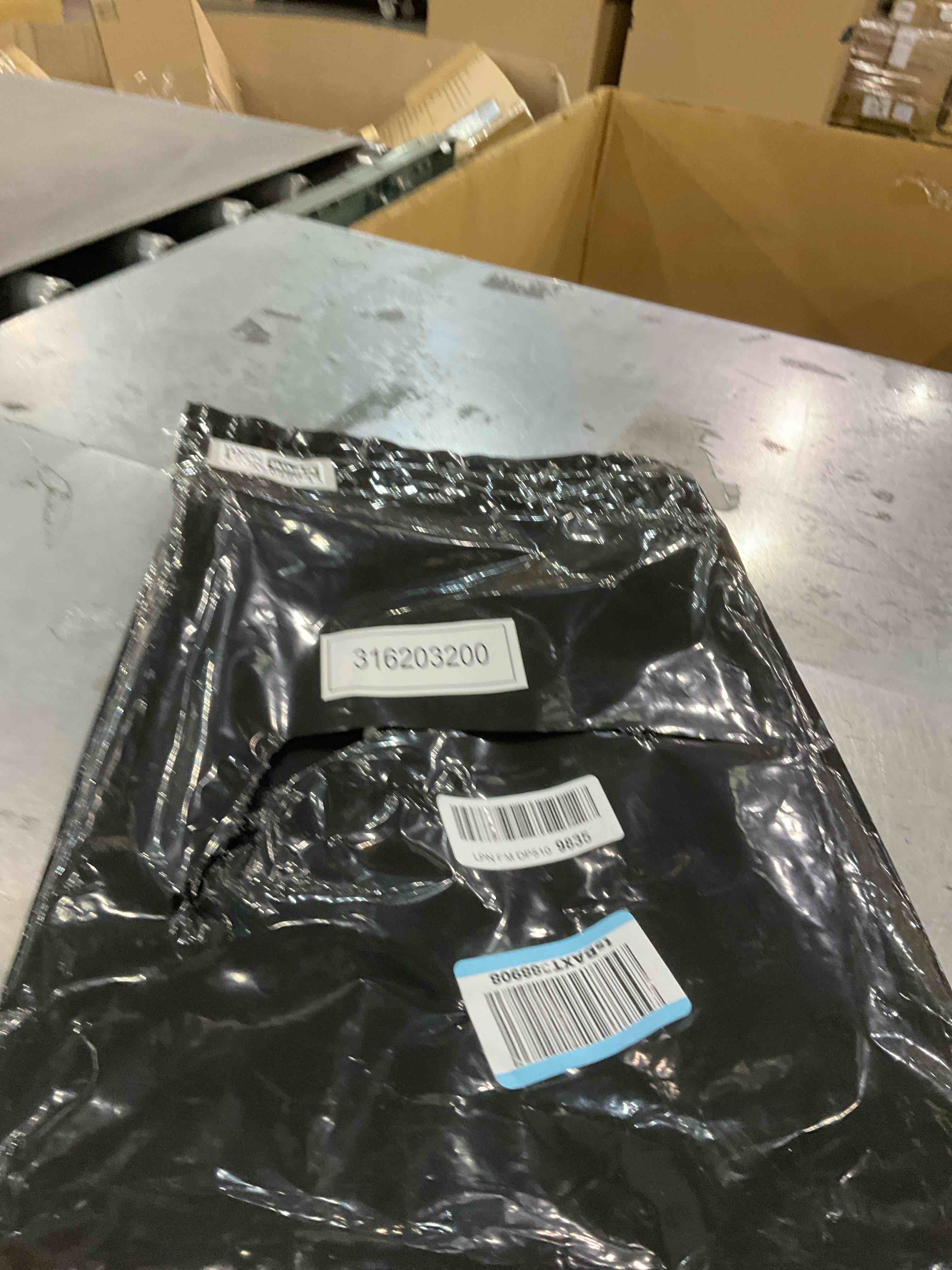 https://s3.amazonaws.com/lotting-images-prod/bidfta/GRA2088943_1739539982595.jpeg