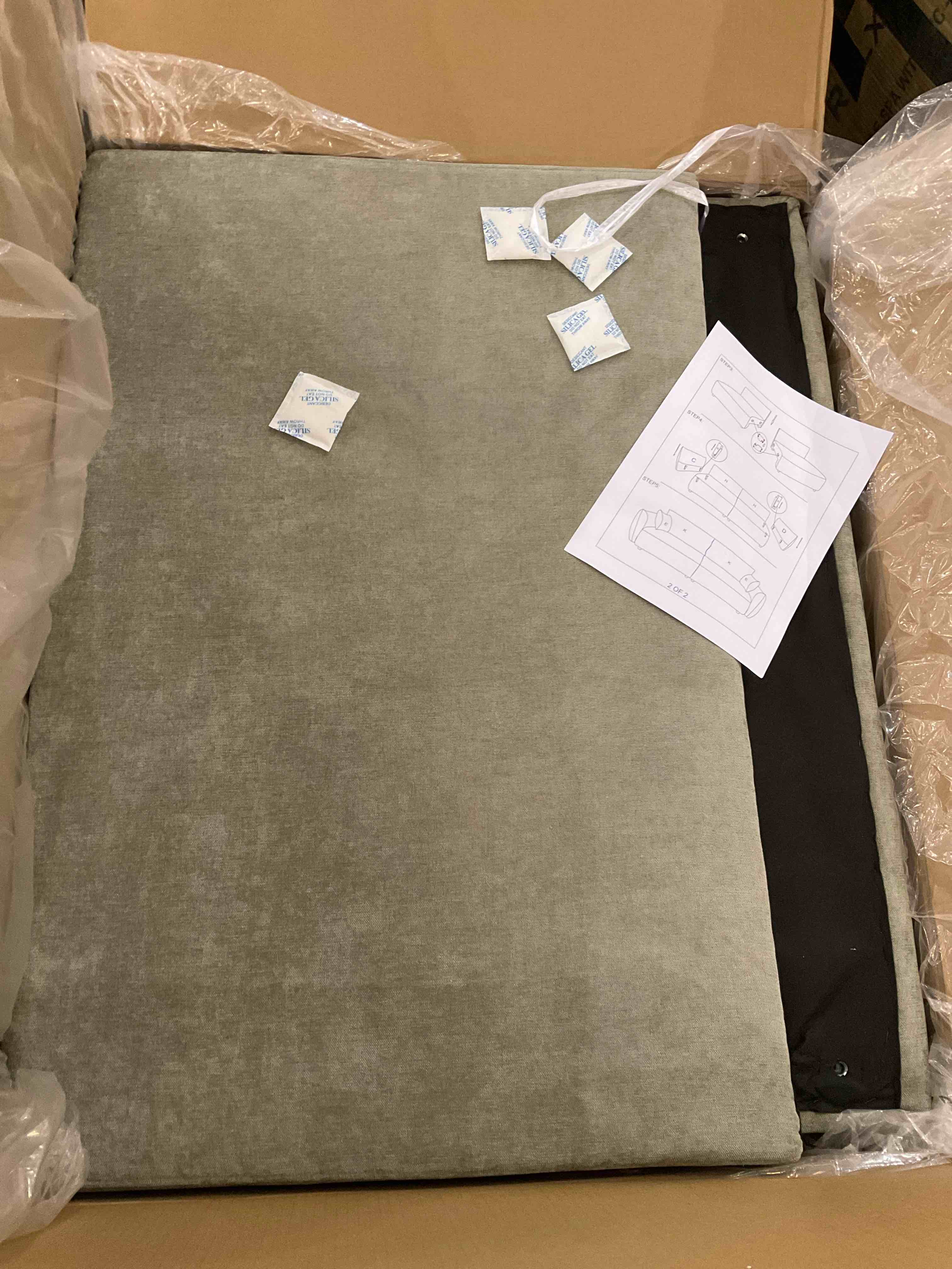 88" Chenille 3-Seater Sofa, Modern Upholstery Sofa with Throw Pillows