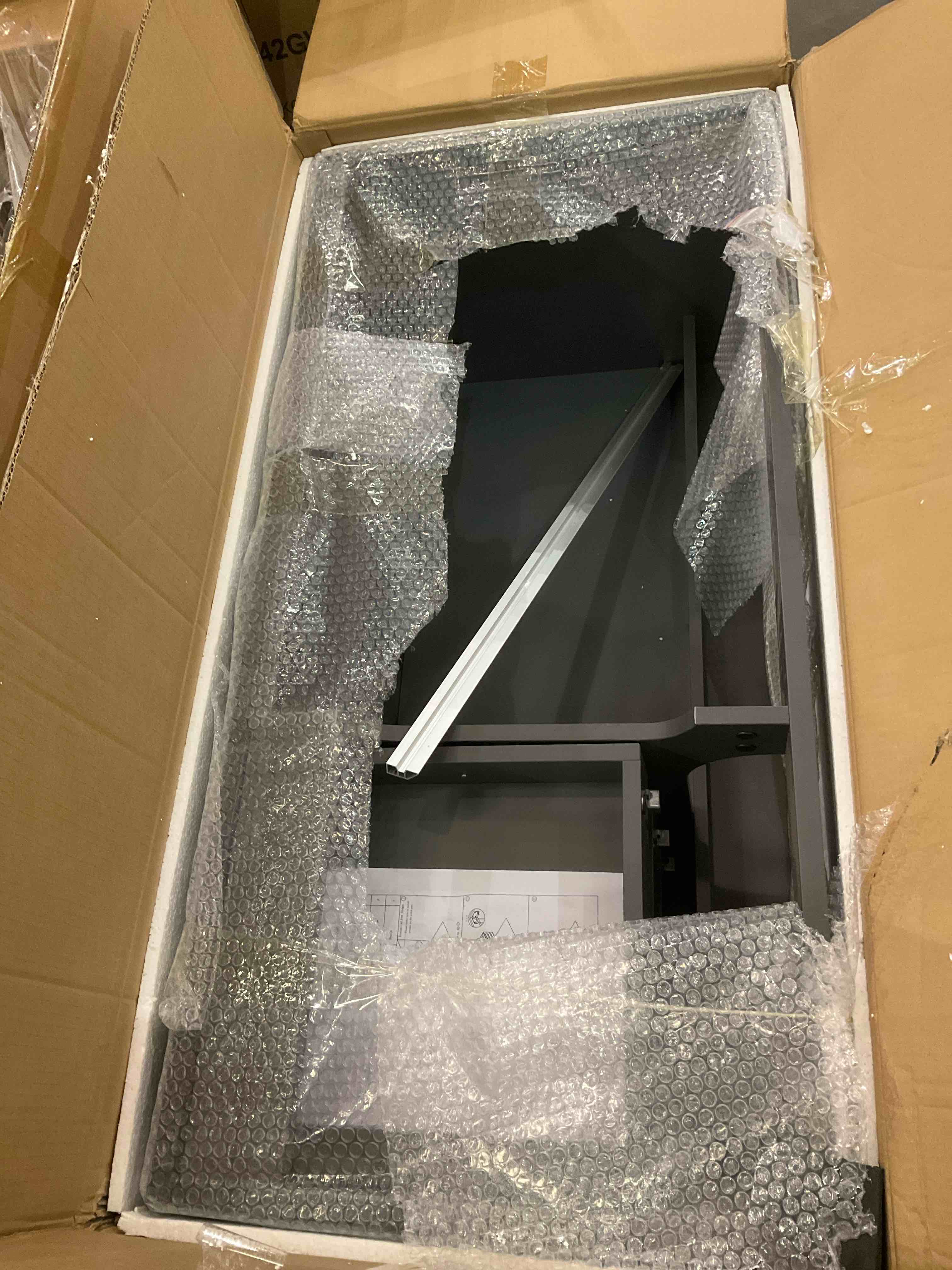 https://s3.amazonaws.com/lotting-images-prod/bidfta/GRA2089646_1737995125710.jpeg