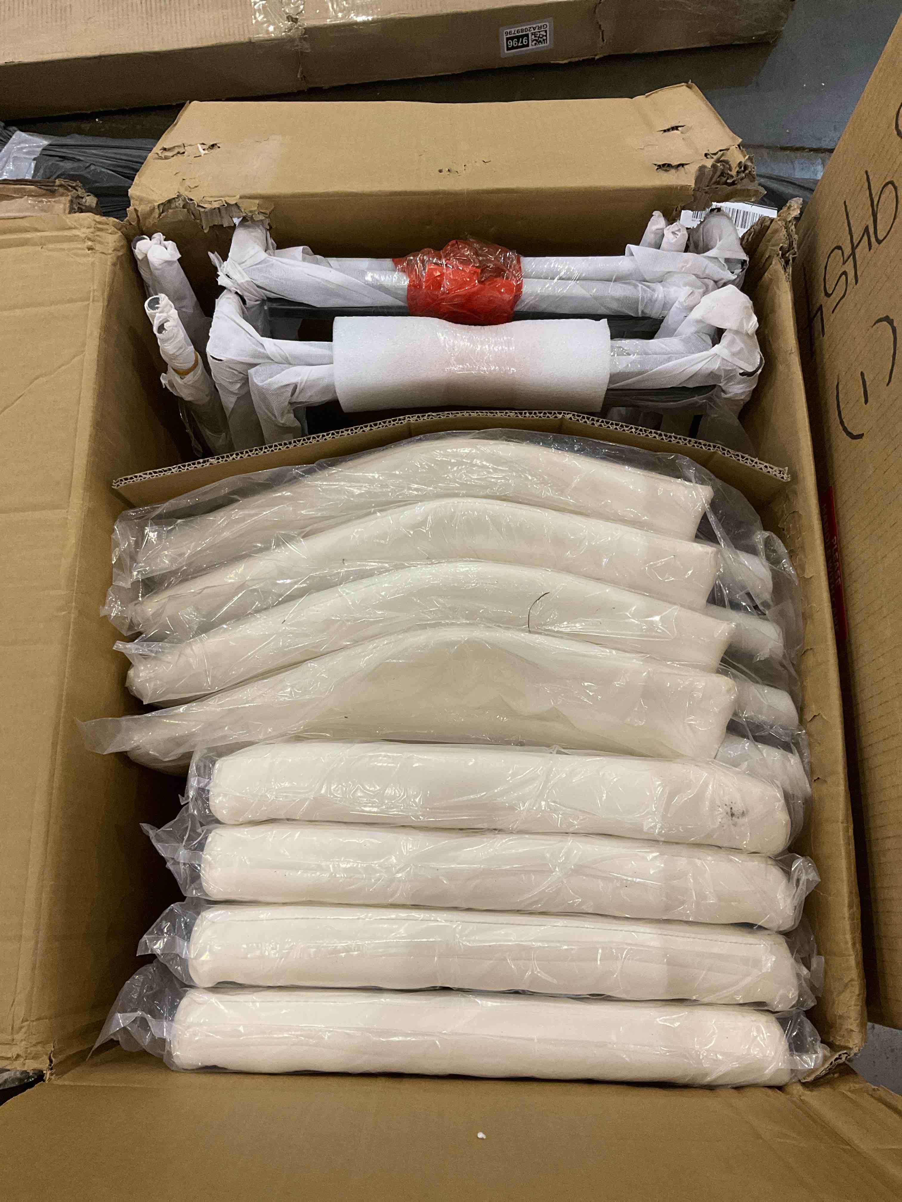 https://s3.amazonaws.com/lotting-images-prod/bidfta/GRA2089803_1738162185876.jpeg