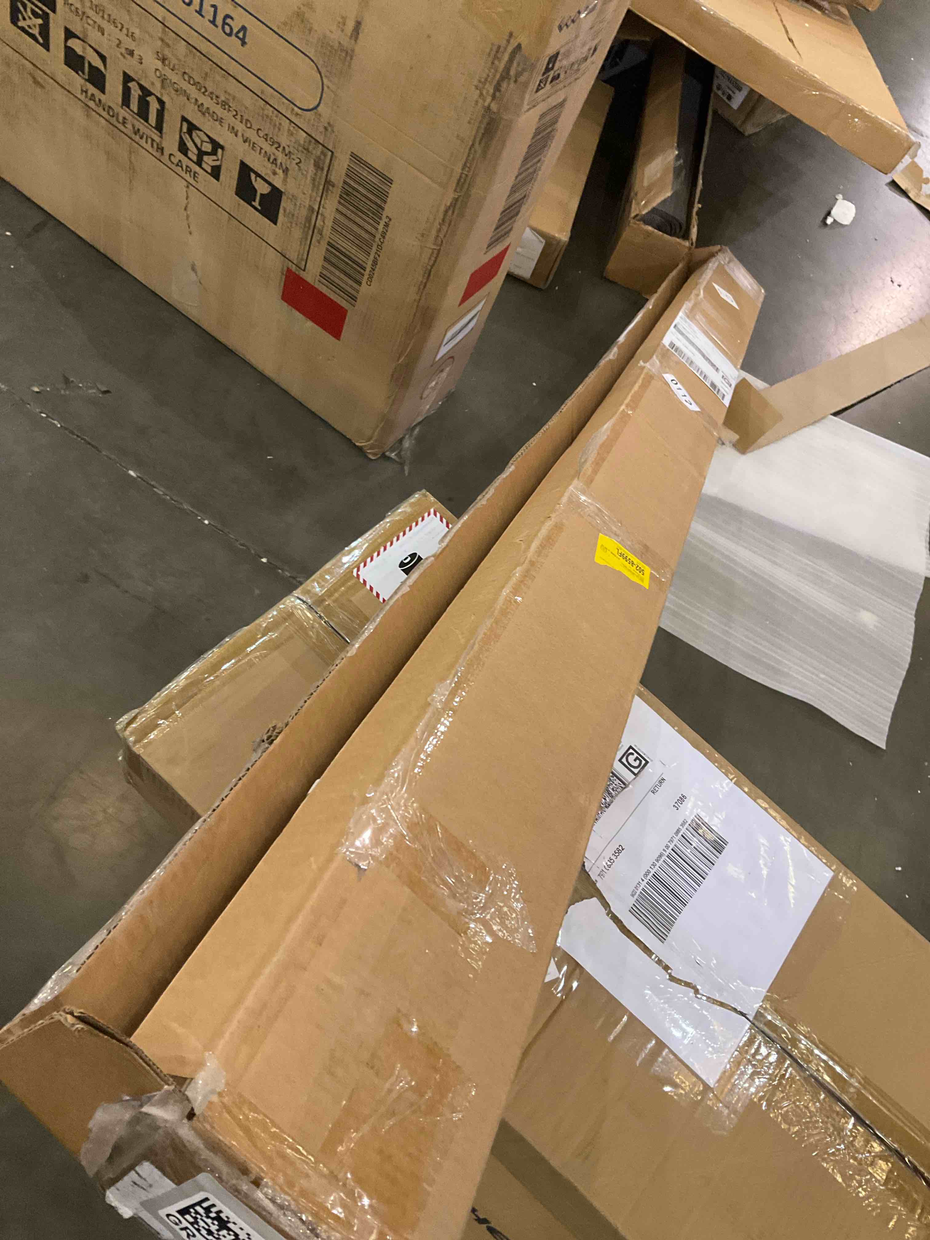 https://s3.amazonaws.com/lotting-images-prod/bidfta/GRA2089878_1738173206542.jpeg