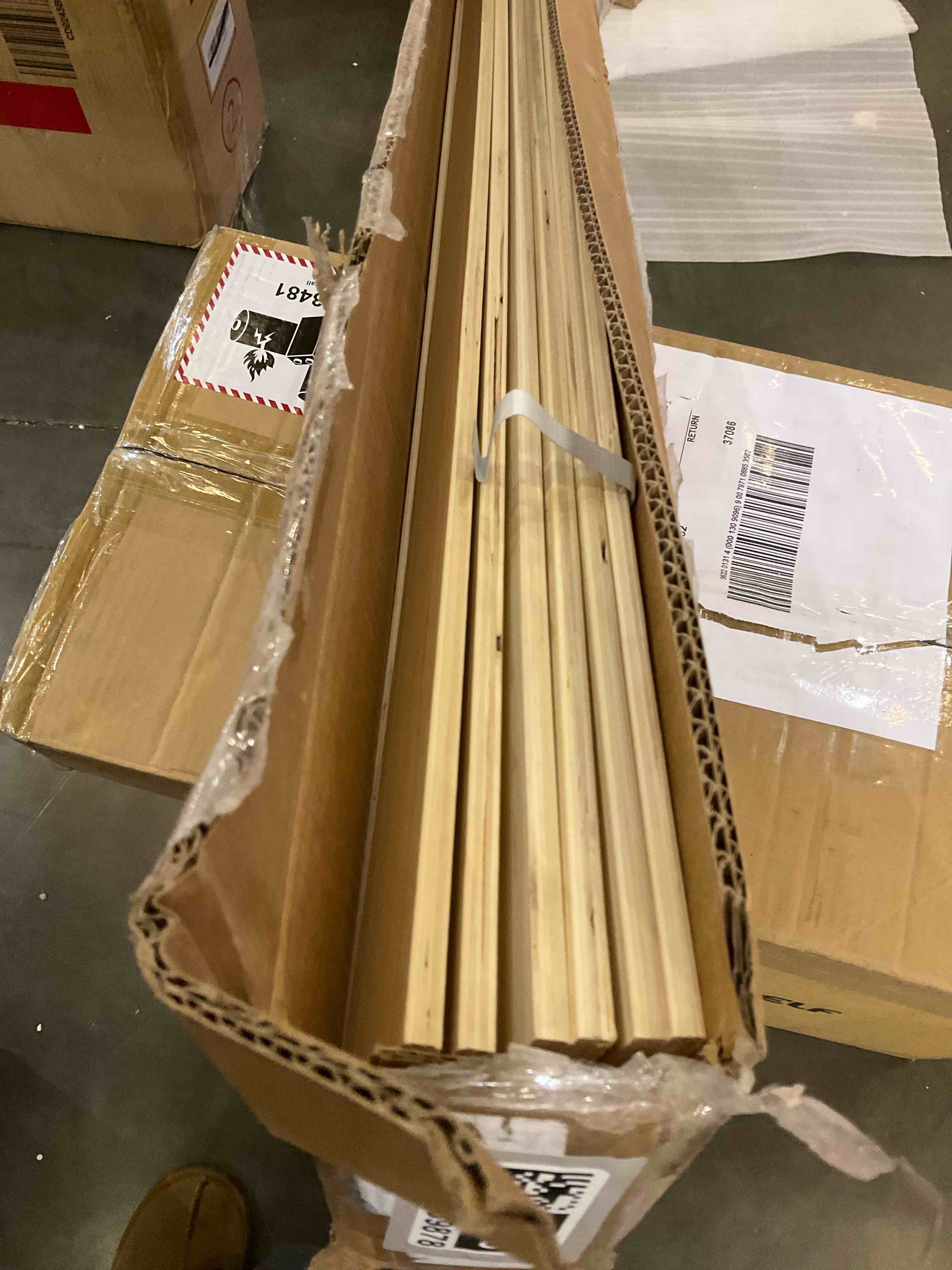 https://s3.amazonaws.com/lotting-images-prod/bidfta/GRA2089878_1738173220317.jpeg
