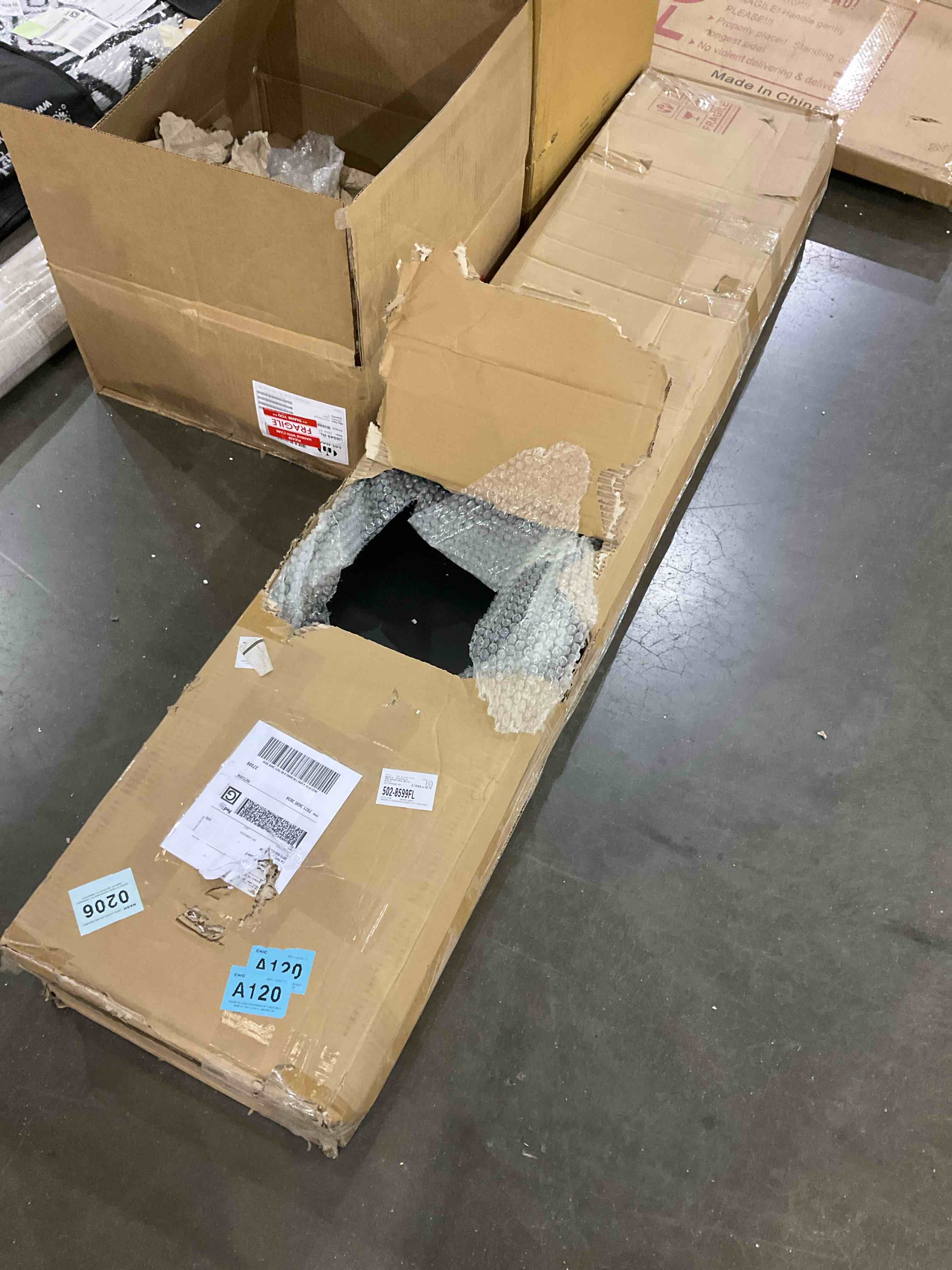 Lidia 4 Piece Metal Accent Shelf with Towel Bar