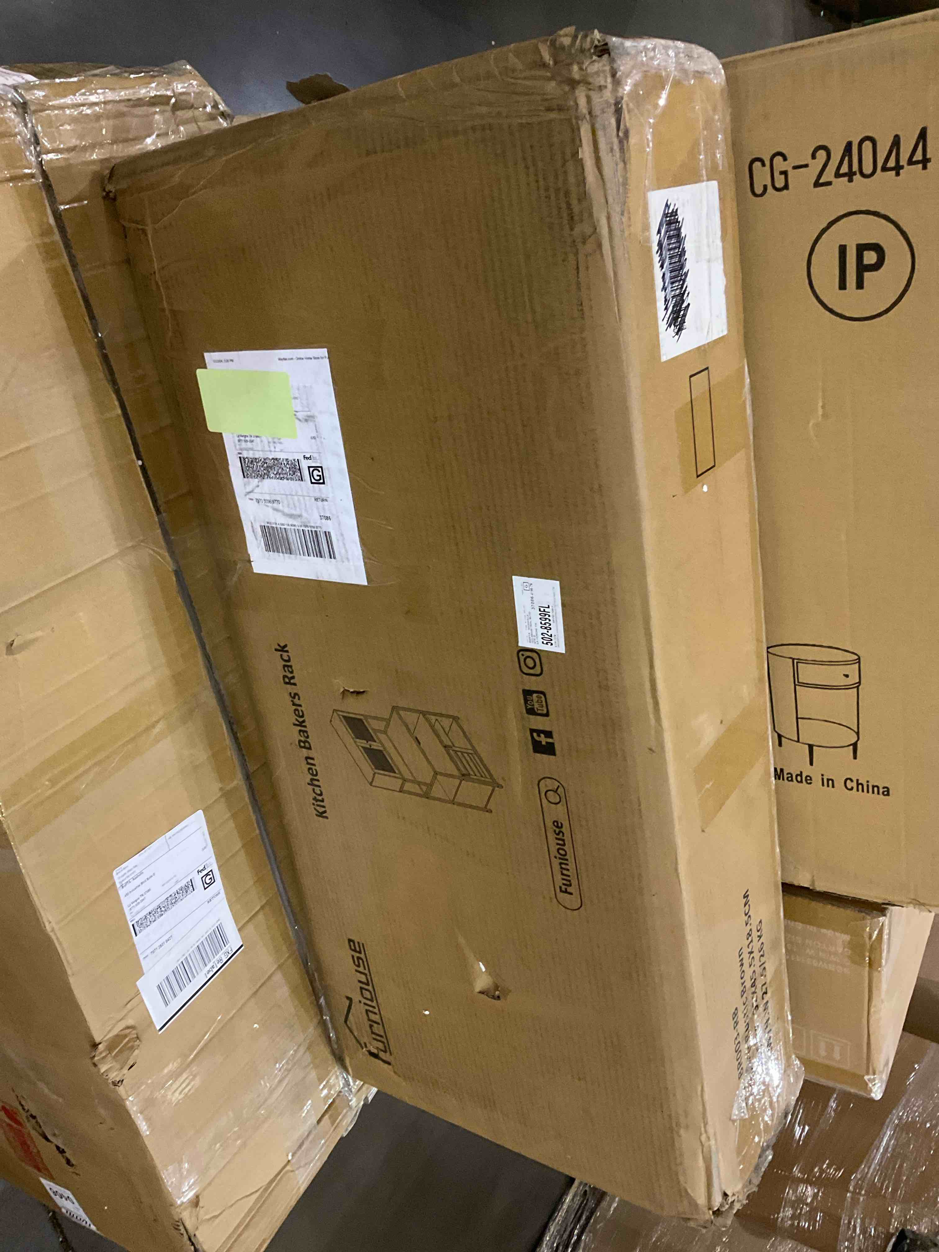 https://s3.amazonaws.com/lotting-images-prod/bidfta/GRA2090133_1738262543216.jpeg