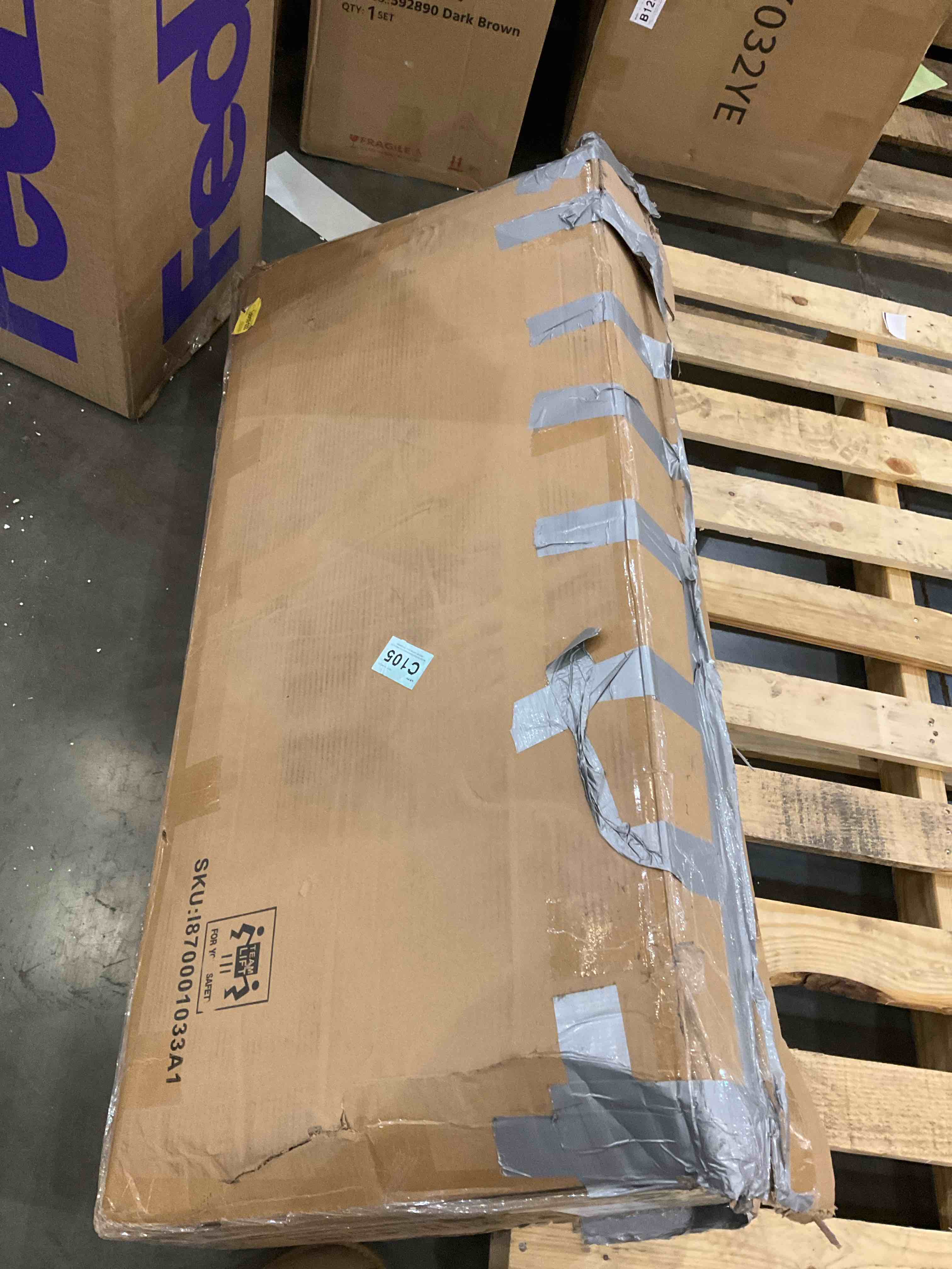https://s3.amazonaws.com/lotting-images-prod/bidfta/GRA2090500_1738599173117.jpeg