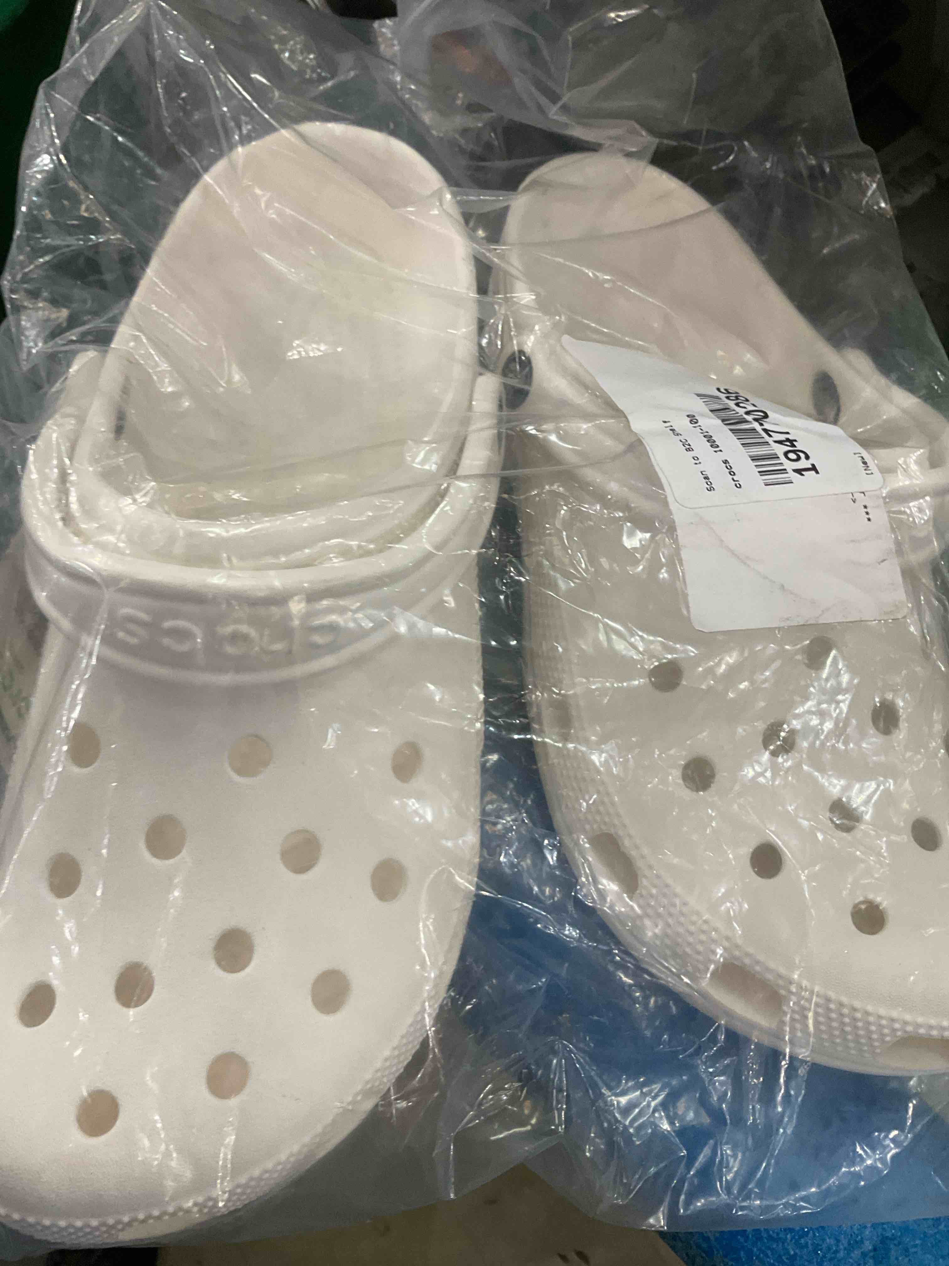 Crocs Unisex-Adult Classic Clogs 11 Women/9 Men White