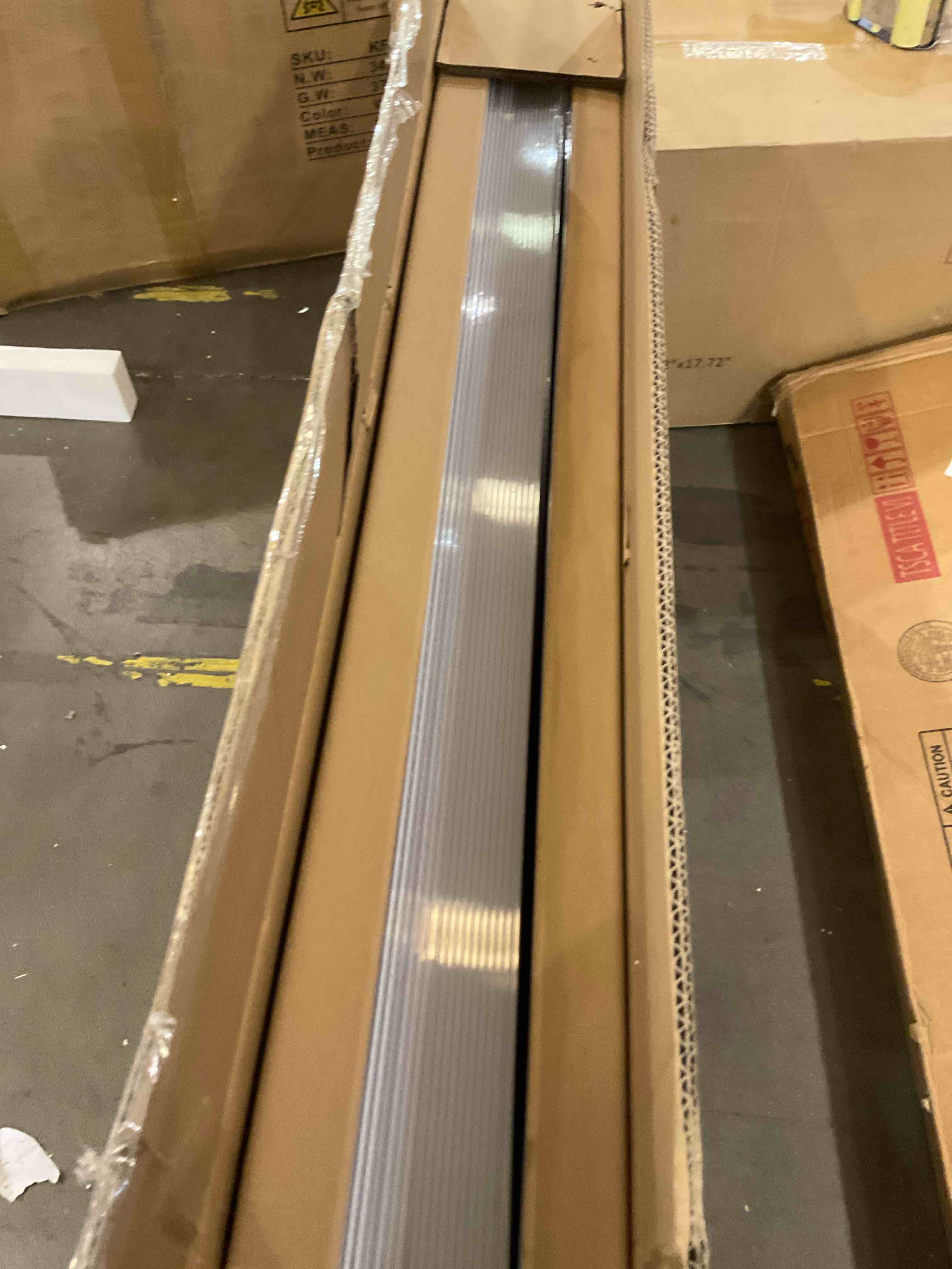 https://s3.amazonaws.com/lotting-images-prod/bidfta/GRA2094143_1740585858467.jpeg