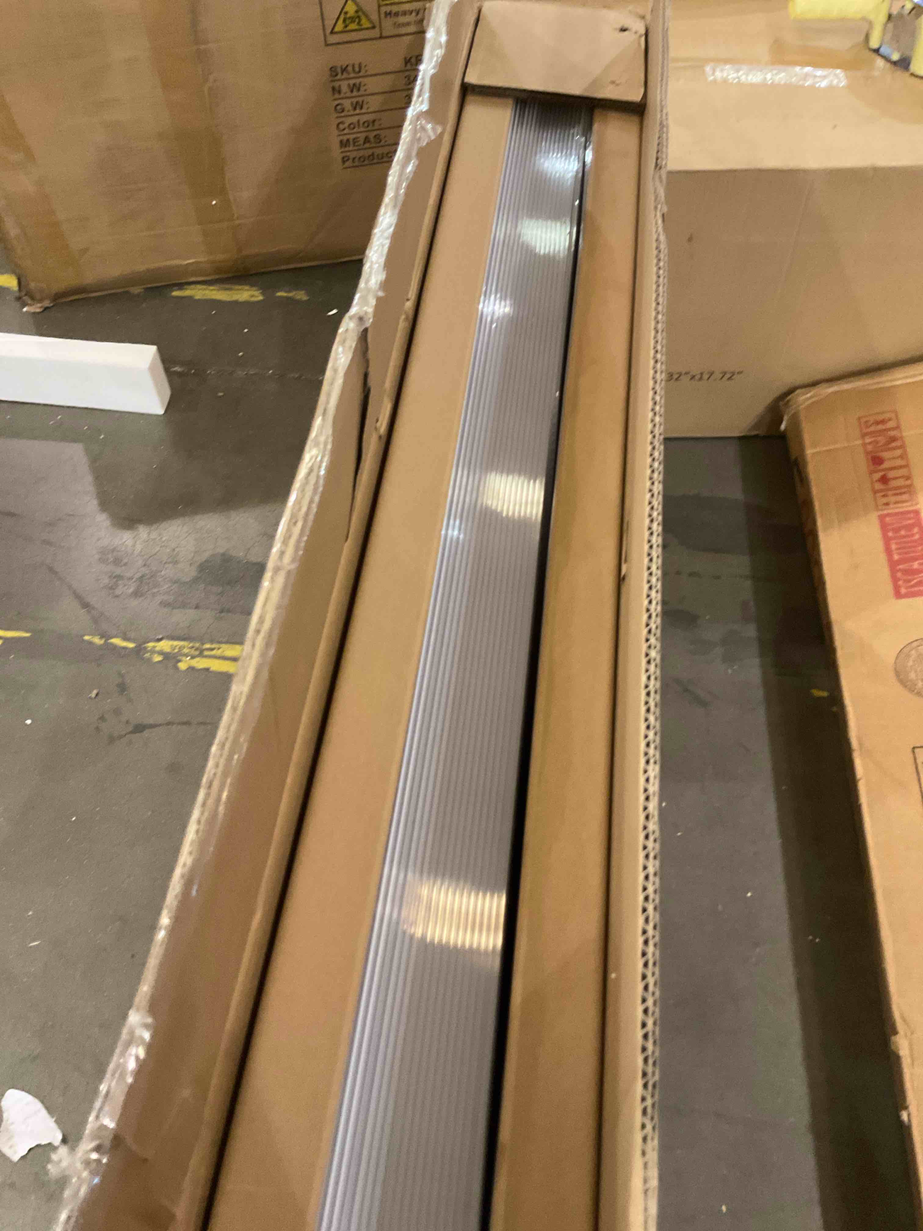 https://s3.amazonaws.com/lotting-images-prod/bidfta/GRA2094143_1740585859493.jpeg
