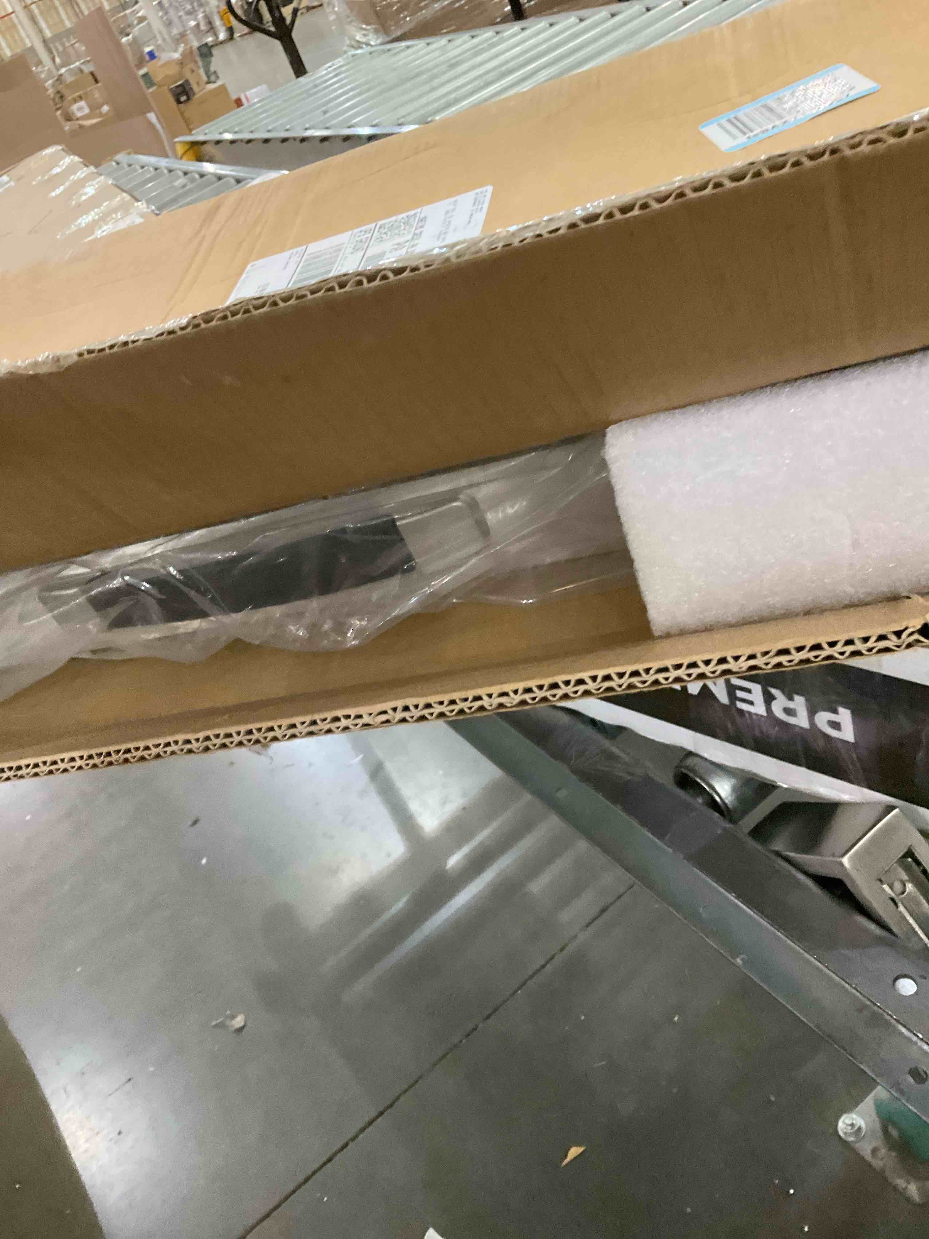 https://s3.amazonaws.com/lotting-images-prod/bidfta/GRA2094729_1741026438026.jpeg