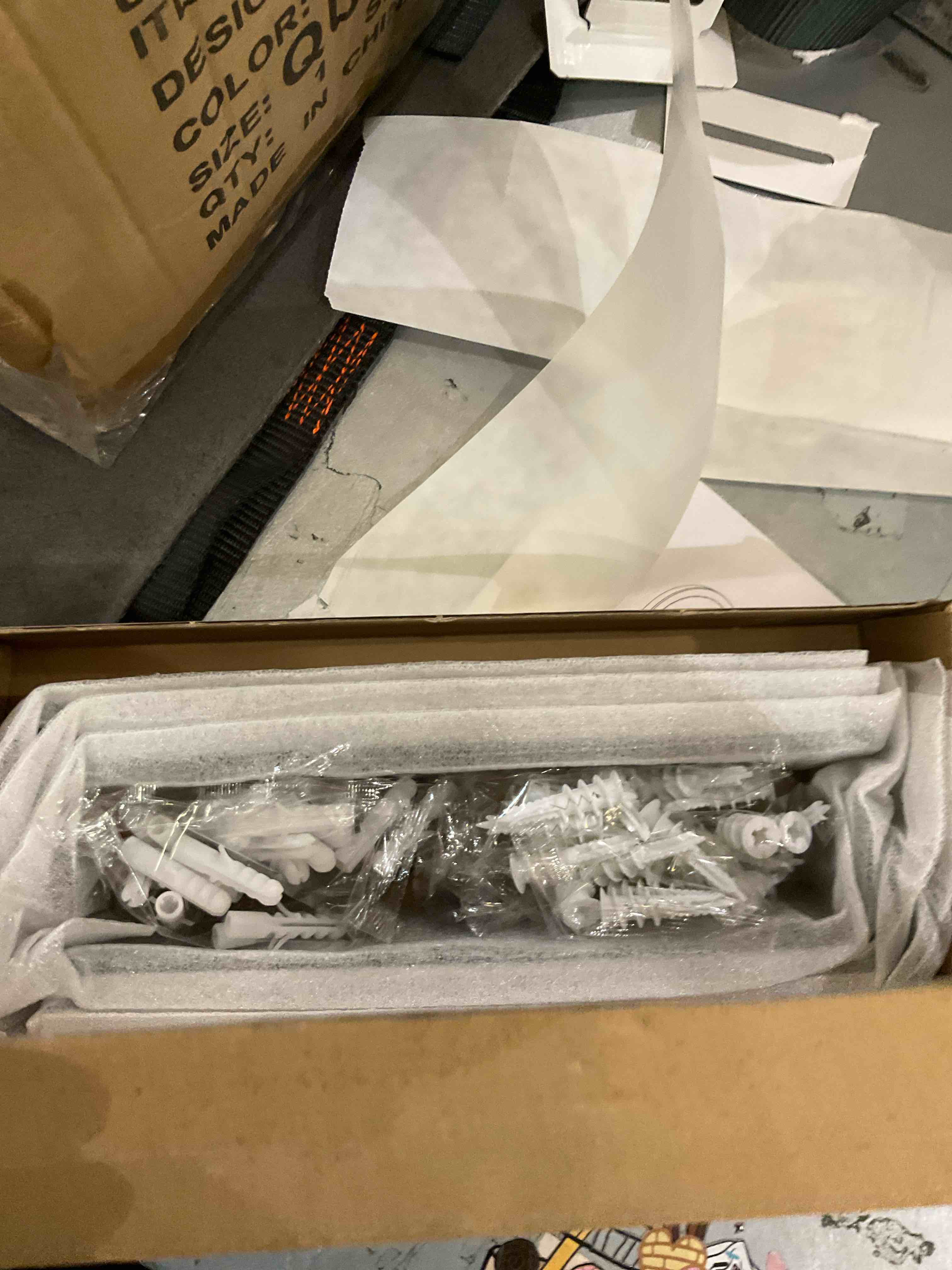 https://s3.amazonaws.com/lotting-images-prod/bidfta/GRA2095250_1737740902145.jpeg