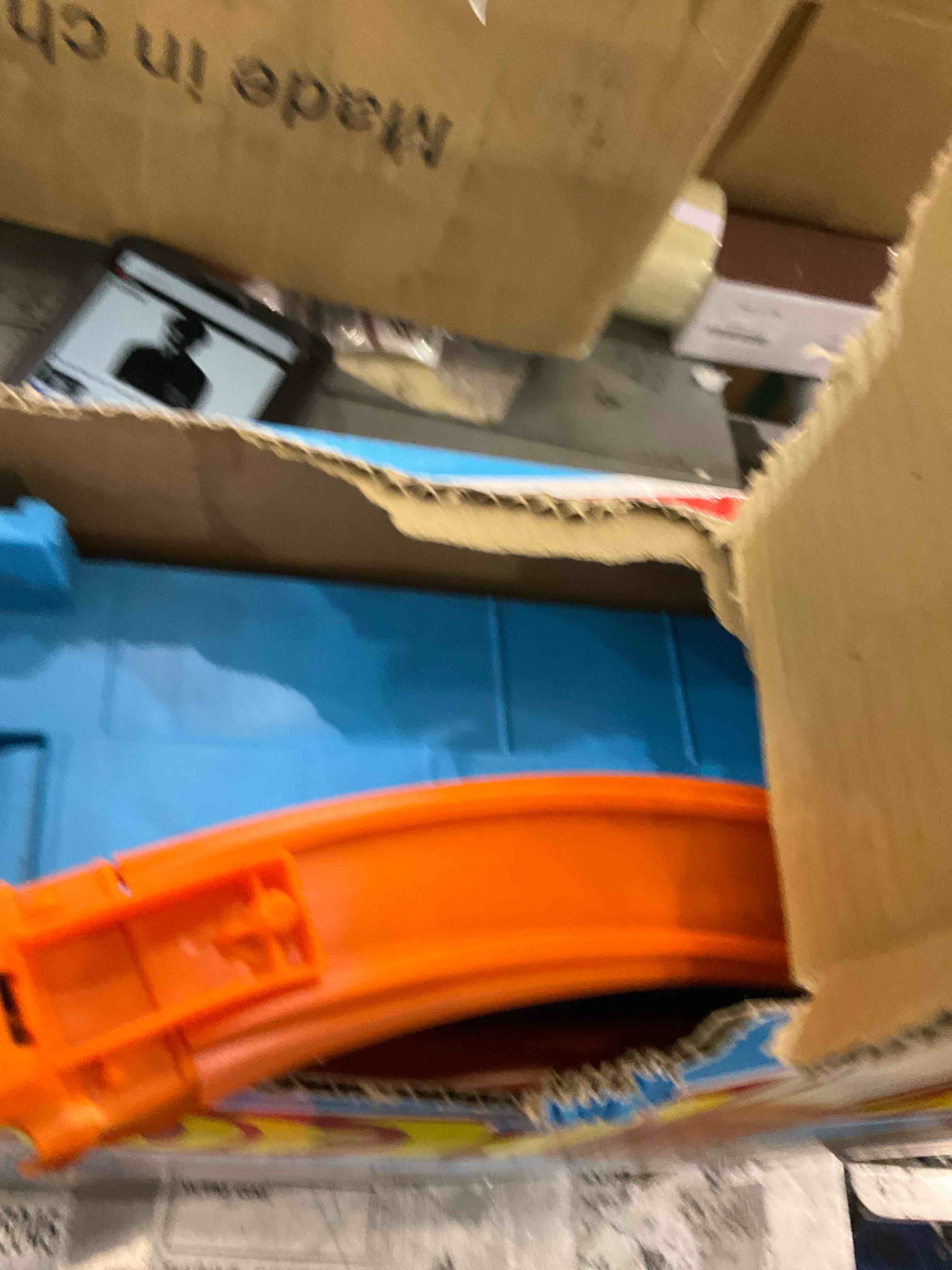 https://s3.amazonaws.com/lotting-images-prod/bidfta/GRA2095996_1738250371448.jpeg