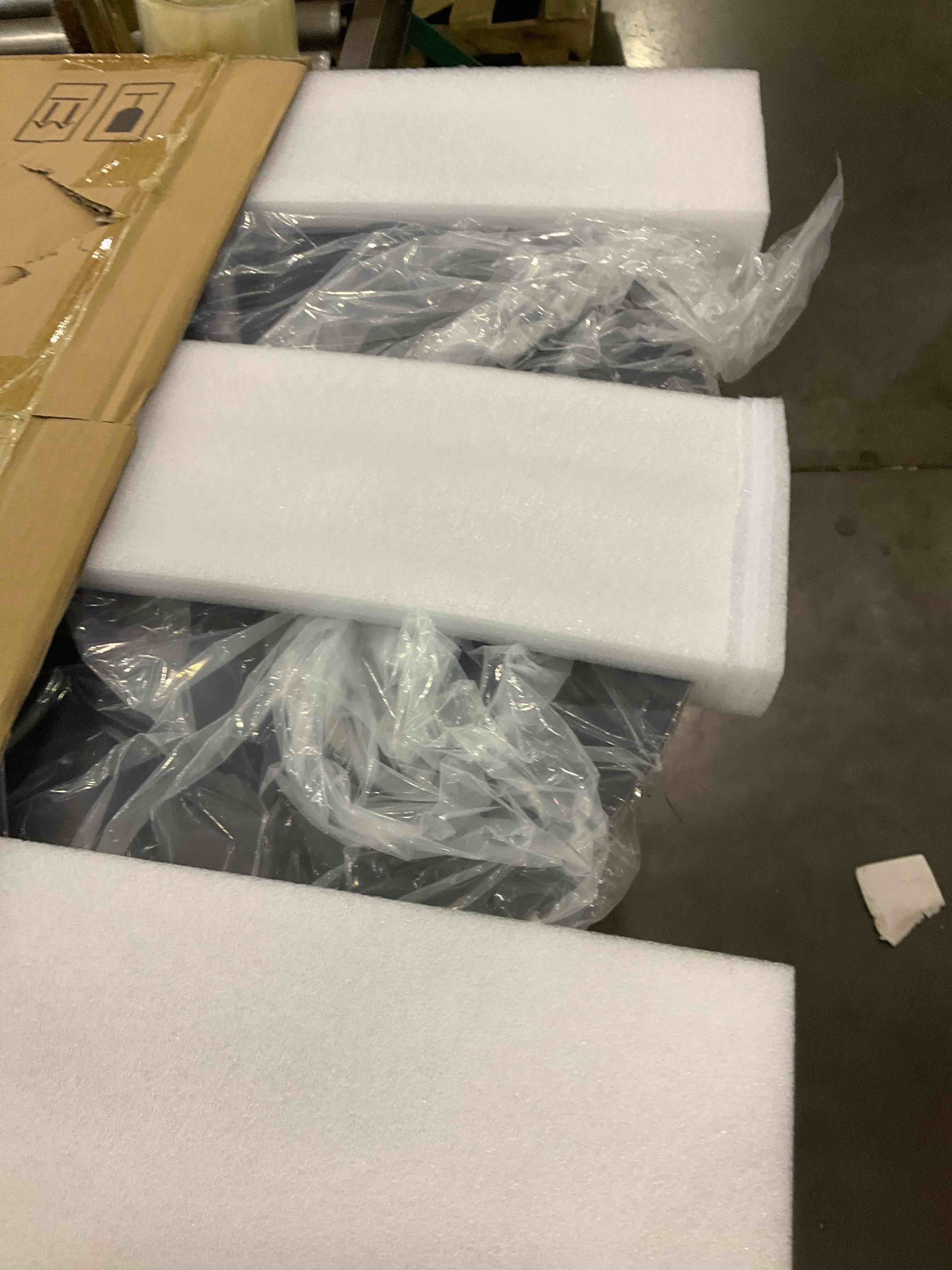 https://s3.amazonaws.com/lotting-images-prod/bidfta/GRA2096210_1738334104024.jpeg