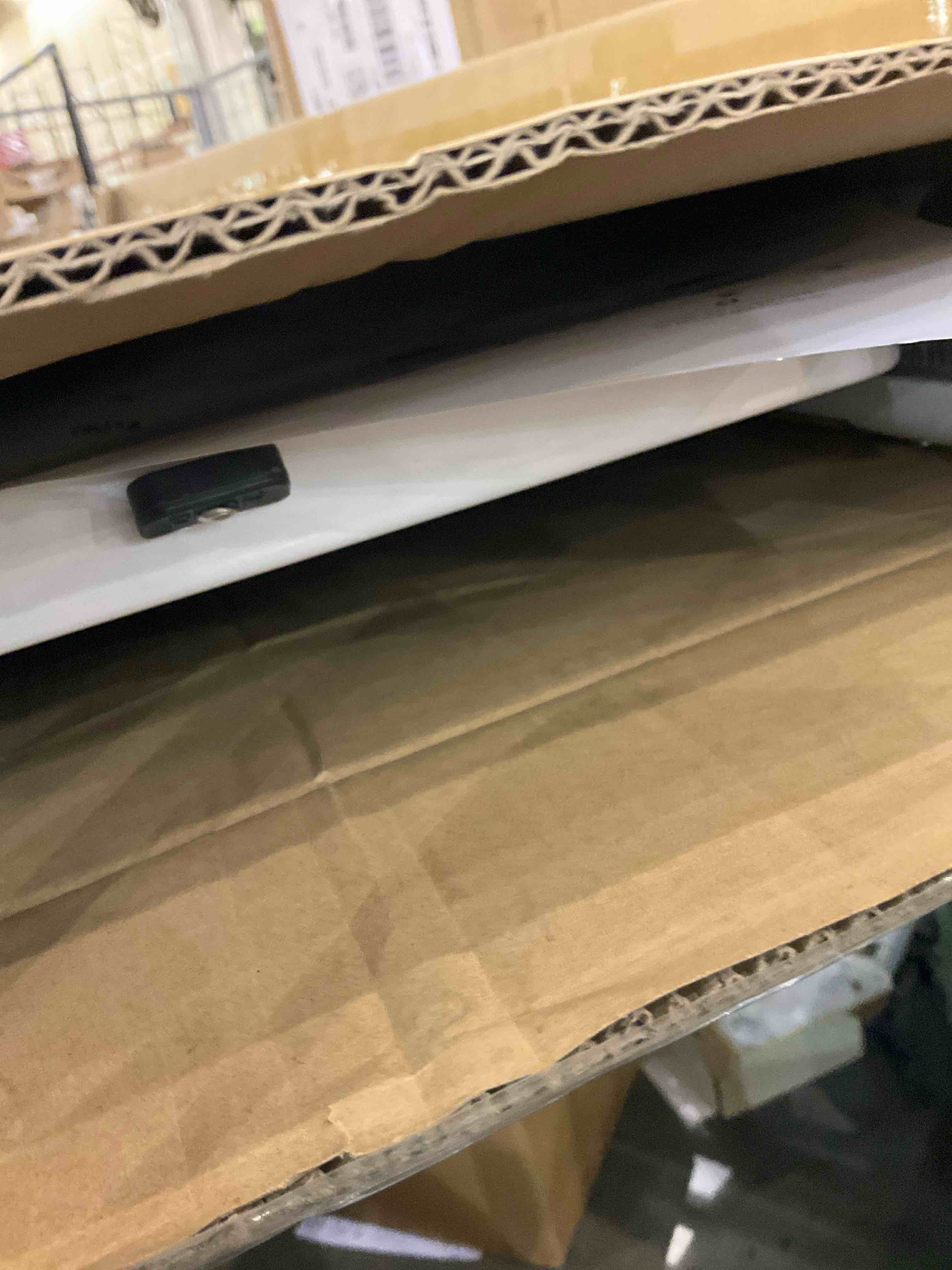 https://s3.amazonaws.com/lotting-images-prod/bidfta/GRA2096247_1738329584398.jpeg