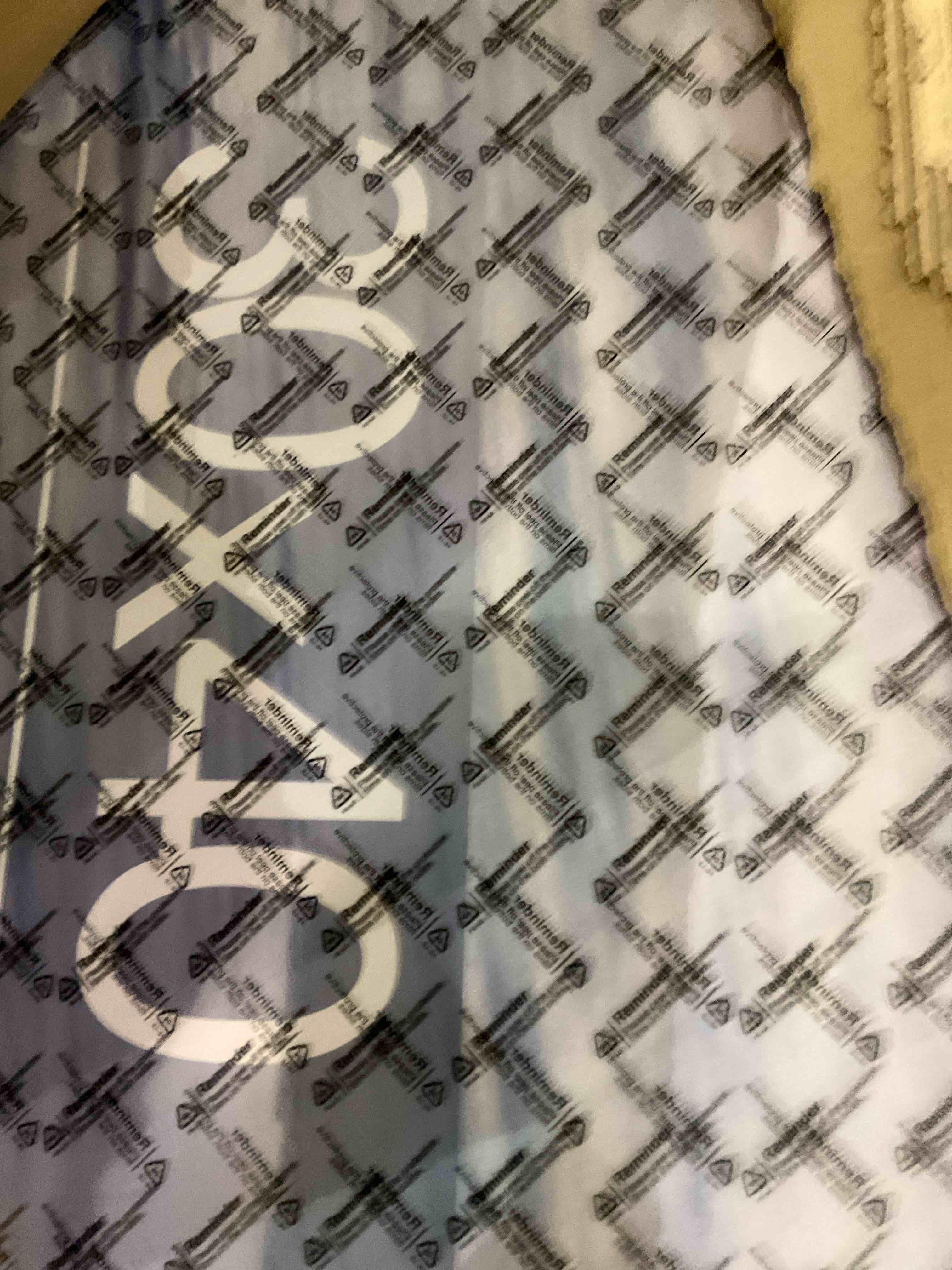 https://s3.amazonaws.com/lotting-images-prod/bidfta/GRA2096328_1738333899907.jpeg