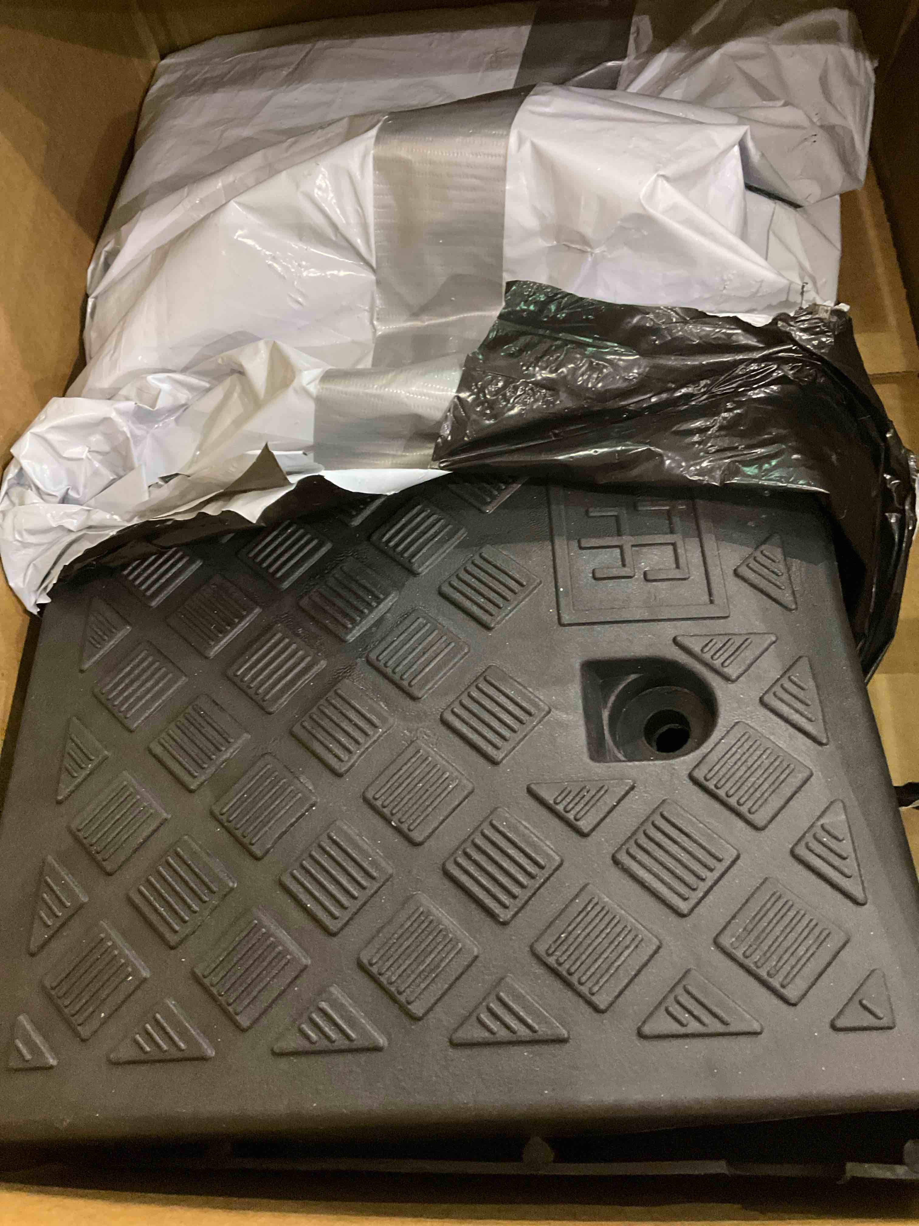 DOITOOL 2Pcs Driveway Curb Ramps - 2.6inch Rise Height Heavy-Duty Wheelchair Ramps for Home - Car Ramps Curb Ramp for Cars, Wheelchairs, Bikes, Motorcycles (19.7x10.6x2.6inch/