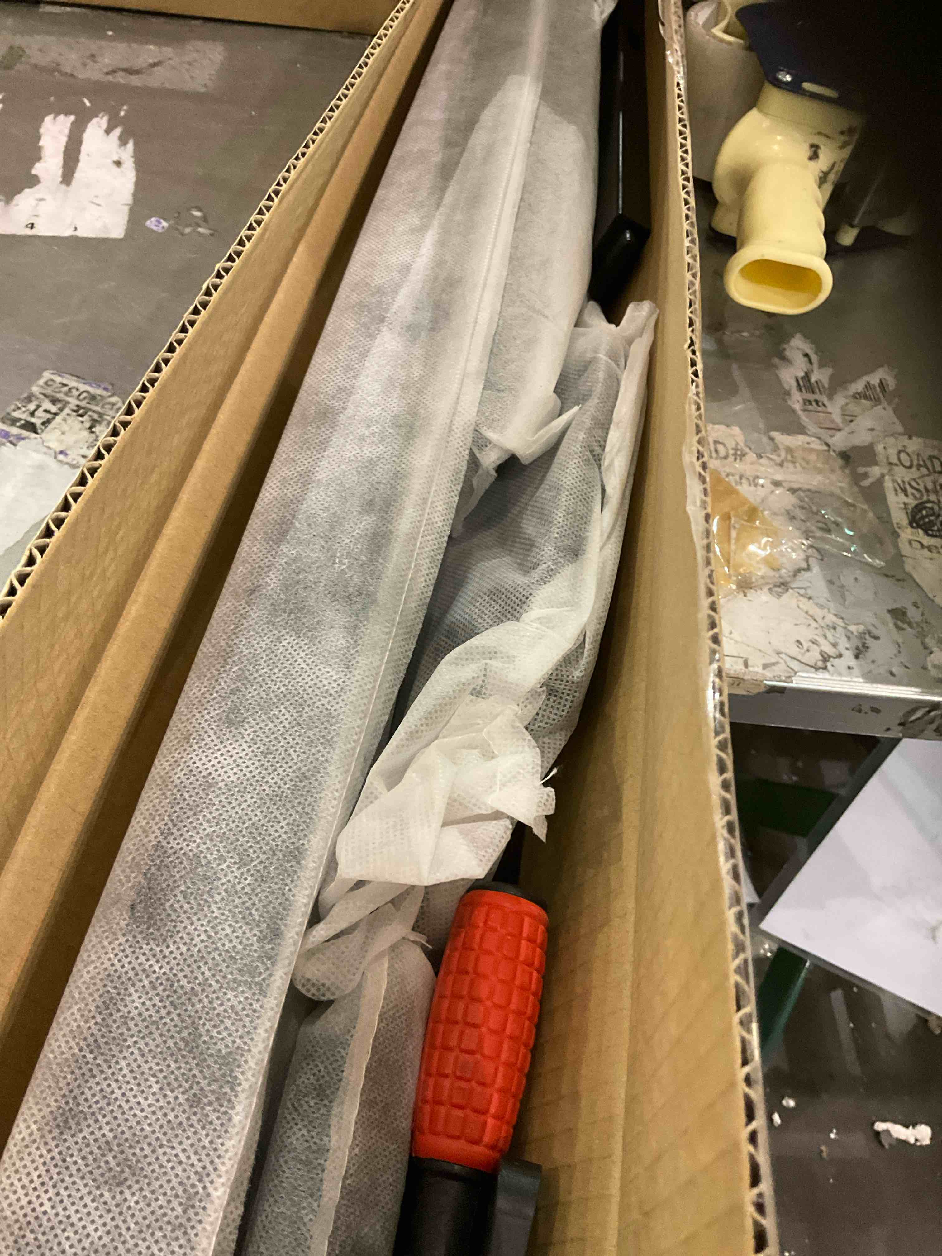 https://s3.amazonaws.com/lotting-images-prod/bidfta/GRA2098345_1738272298654.jpeg