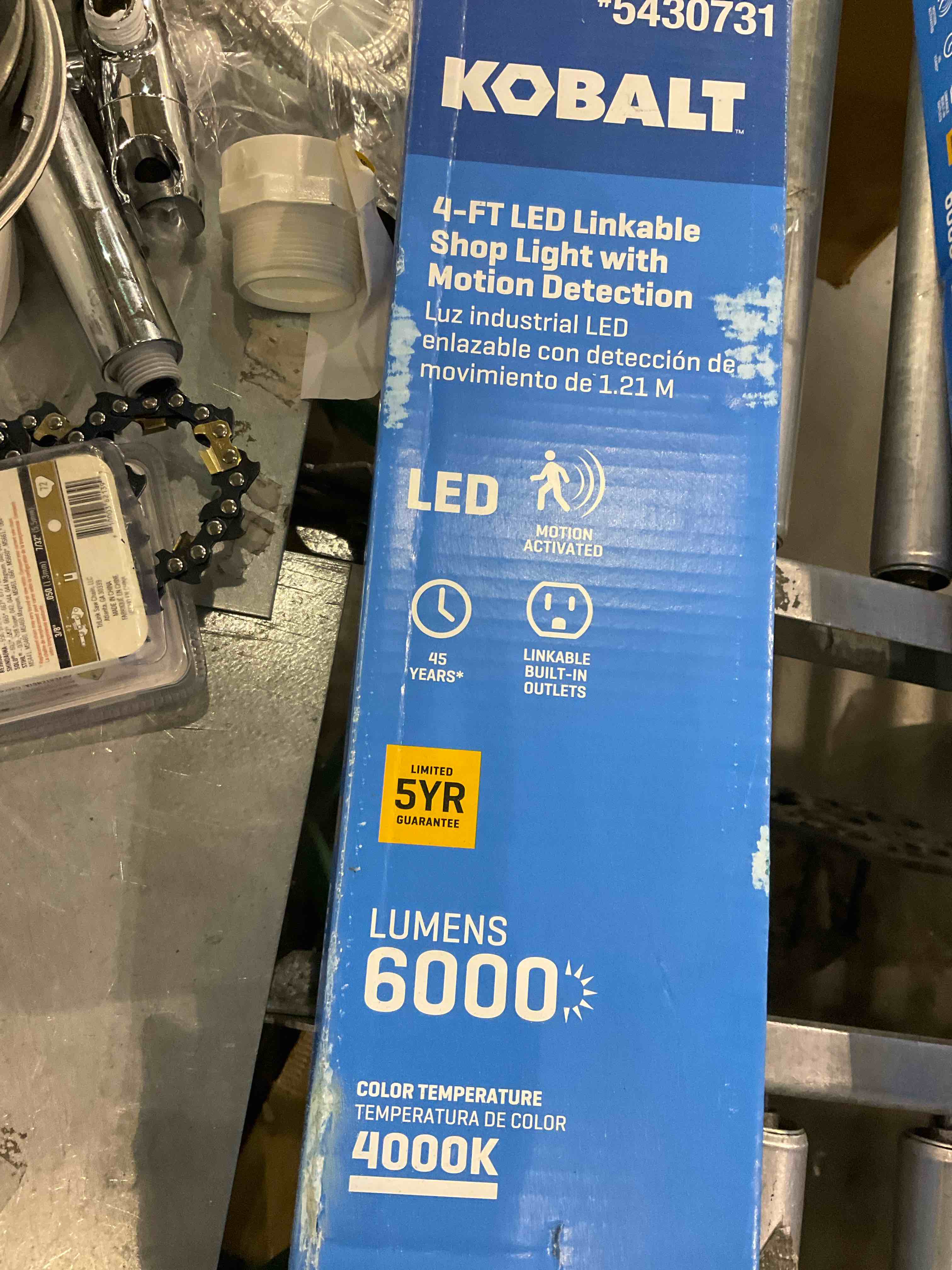 shop light with motion detection