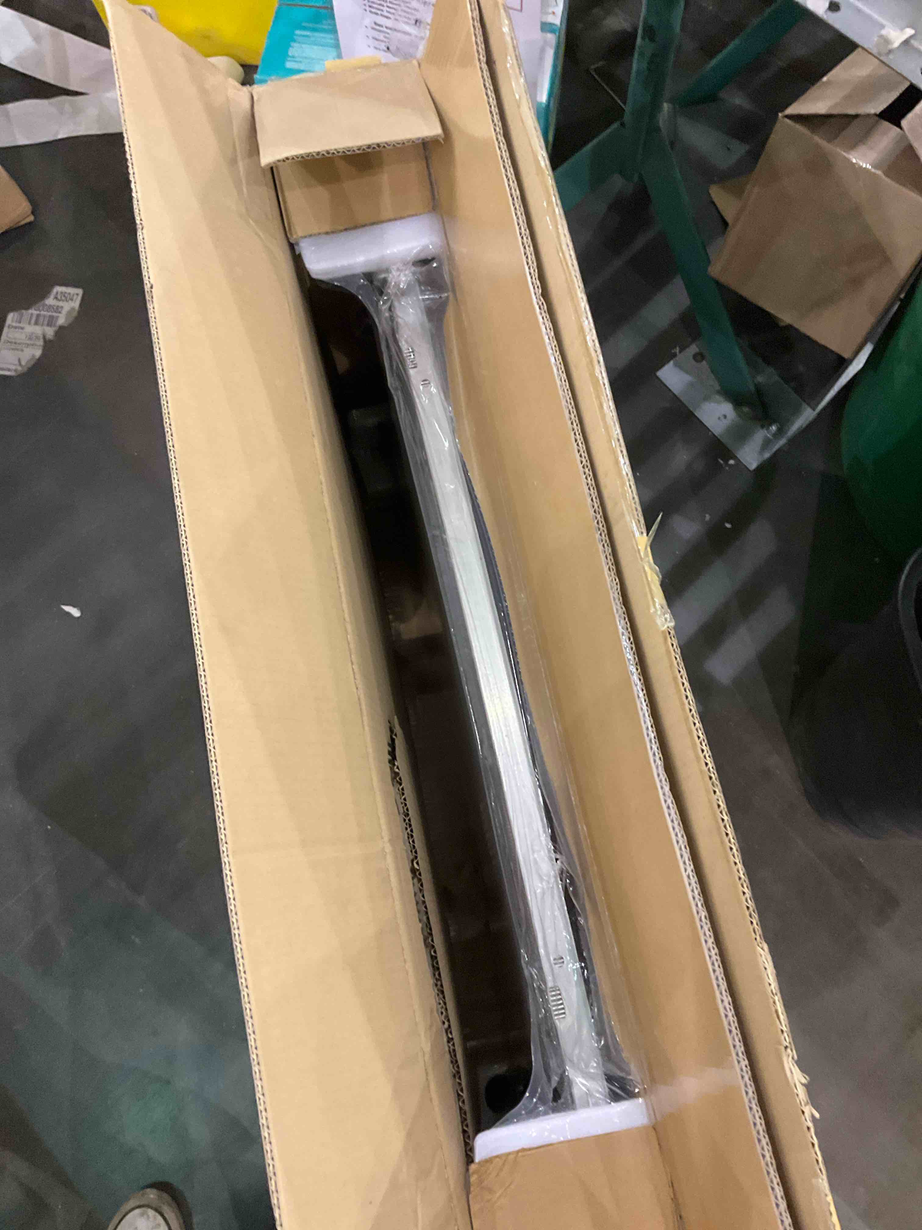 https://s3.amazonaws.com/lotting-images-prod/bidfta/GRA2101199_1738244263626.jpeg