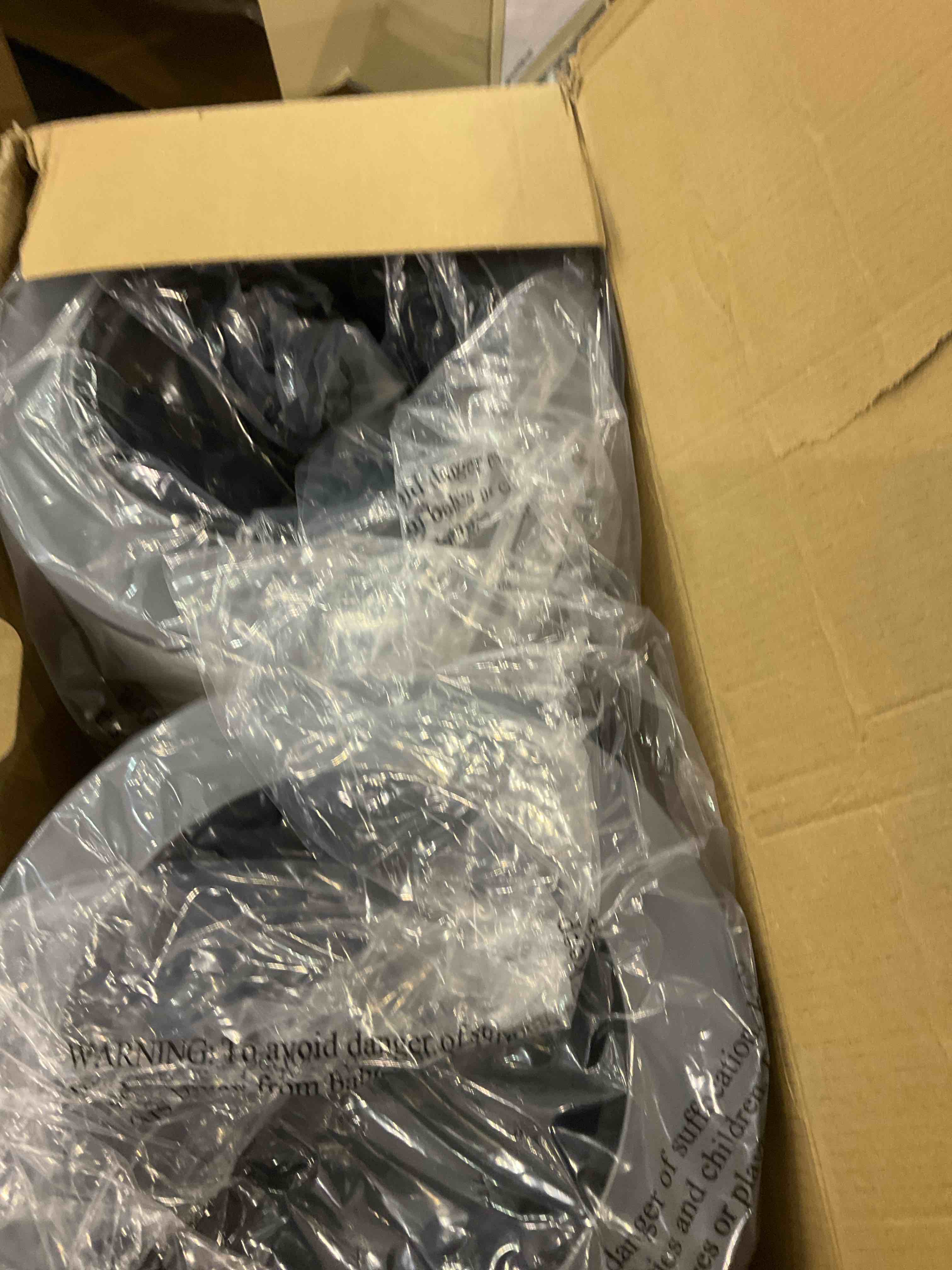 https://s3.amazonaws.com/lotting-images-prod/bidfta/GRA2101316_1738334933434.jpeg