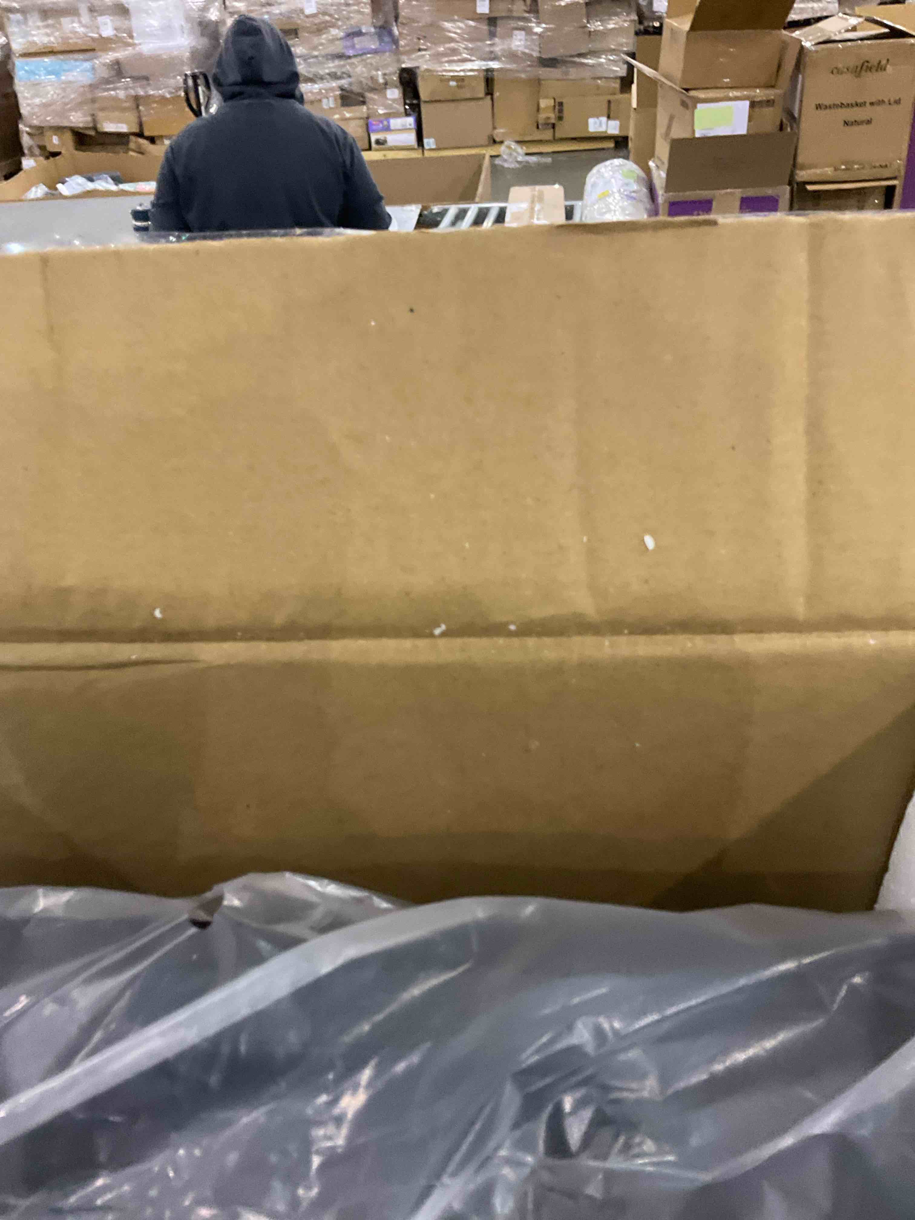 https://s3.amazonaws.com/lotting-images-prod/bidfta/GRA2101317_1738335060263.jpeg