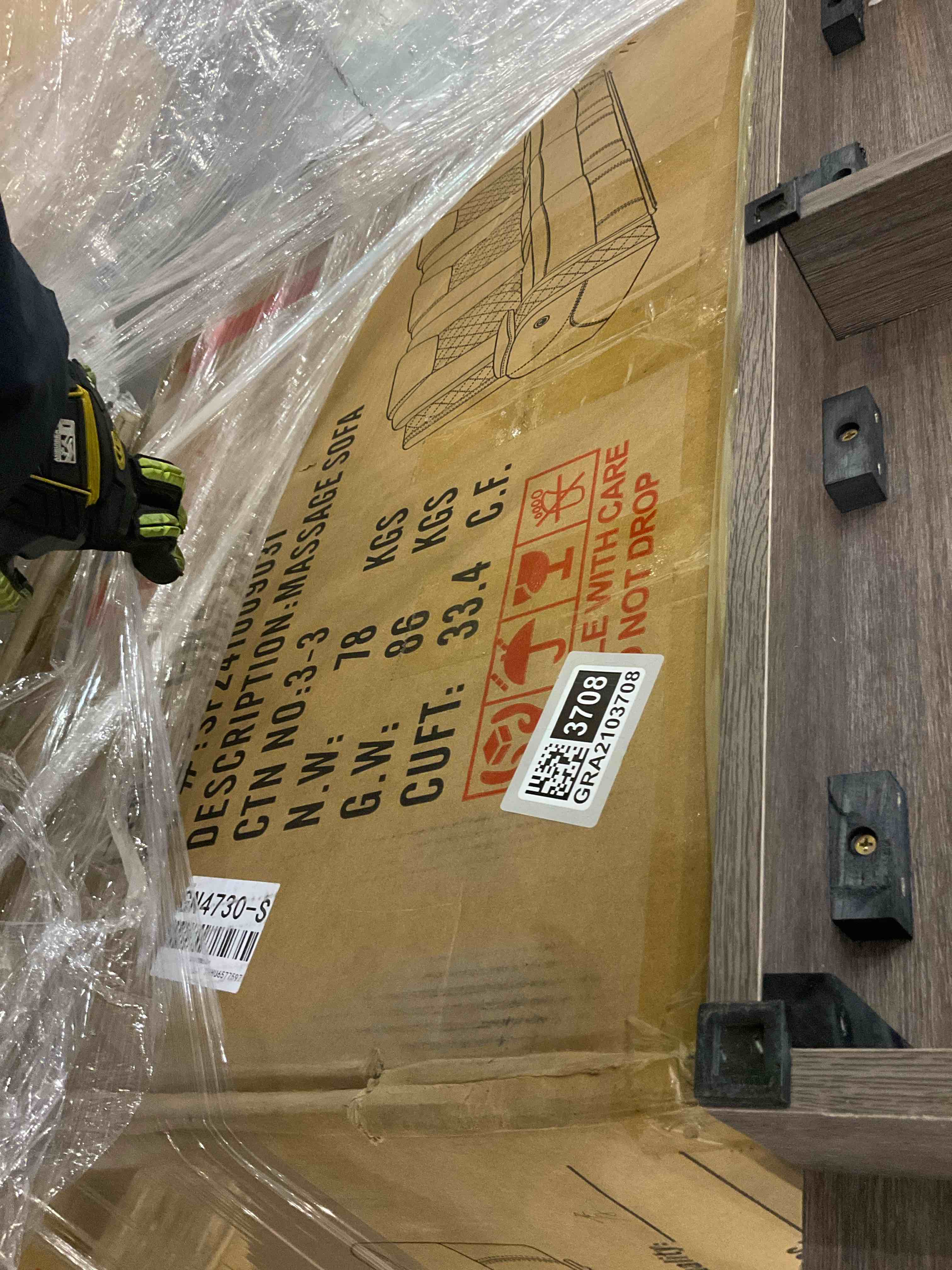 https://s3.amazonaws.com/lotting-images-prod/bidfta/GRA2103708_1739627545365.jpeg
