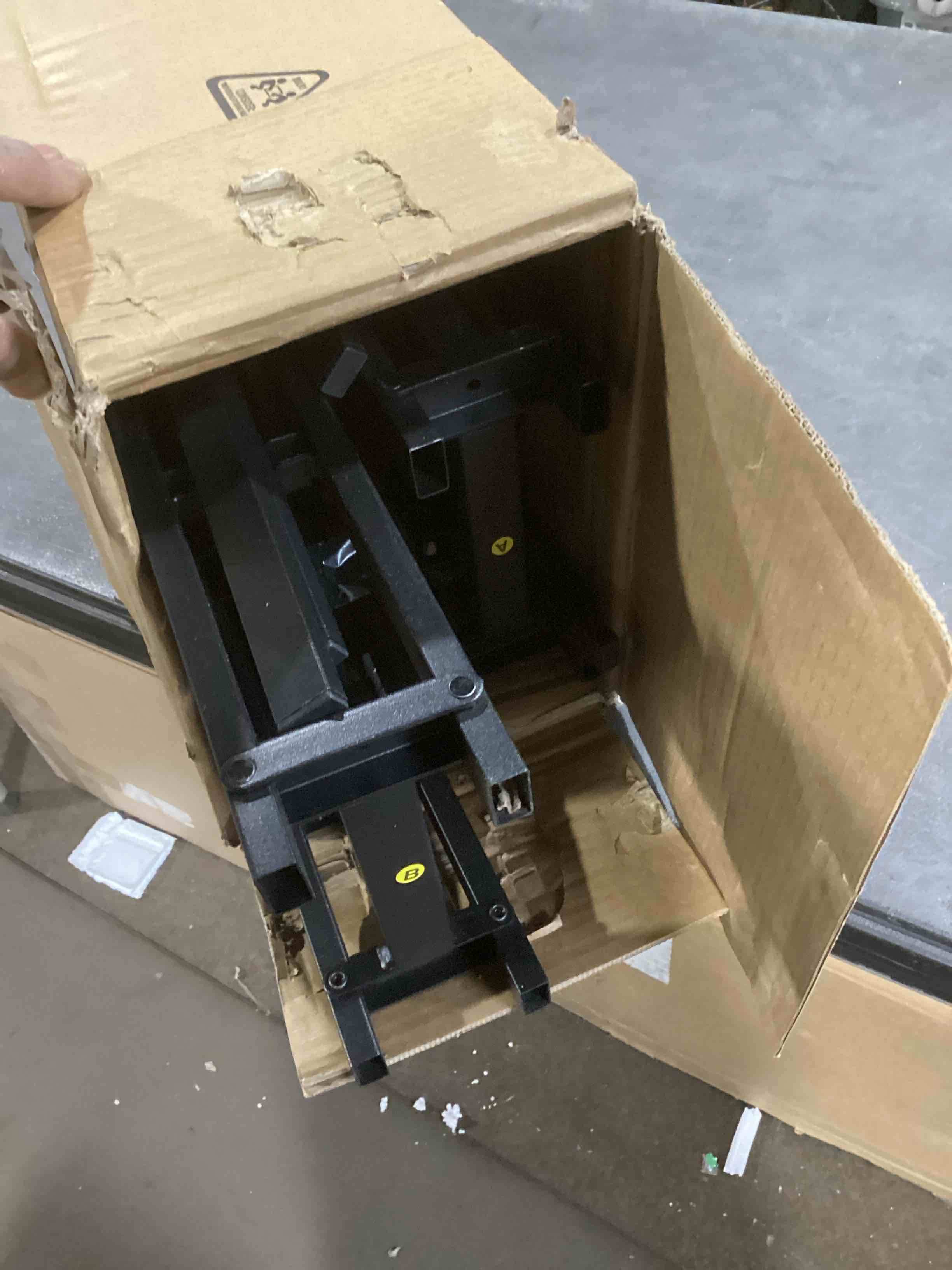 https://s3.amazonaws.com/lotting-images-prod/bidfta/GRA2128177_1738171749578.jpeg